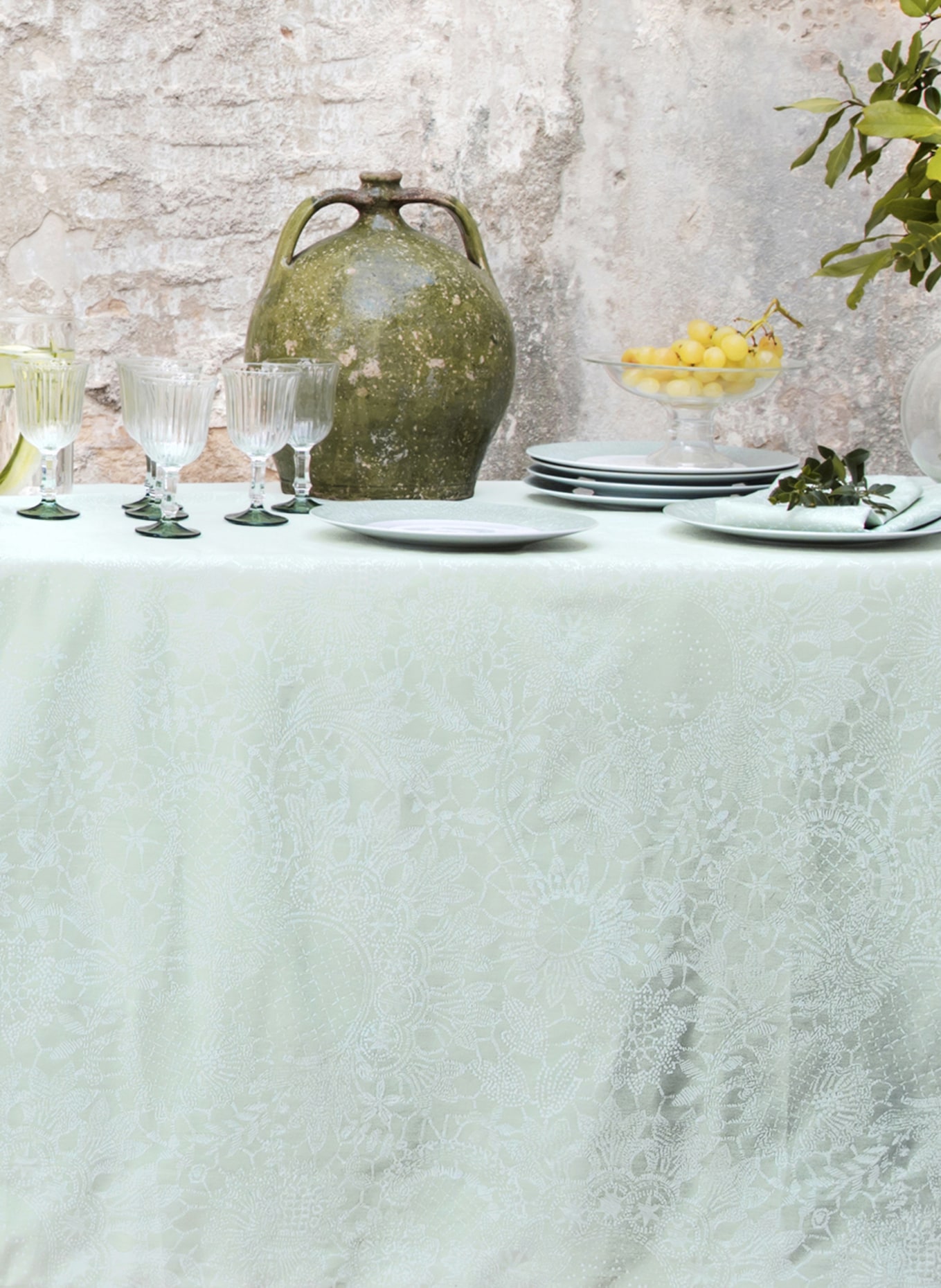 GARNIER-THIEBAUT Table cloth MILLE GUIPURES, Color: LIGHT GREEN (Image 4)