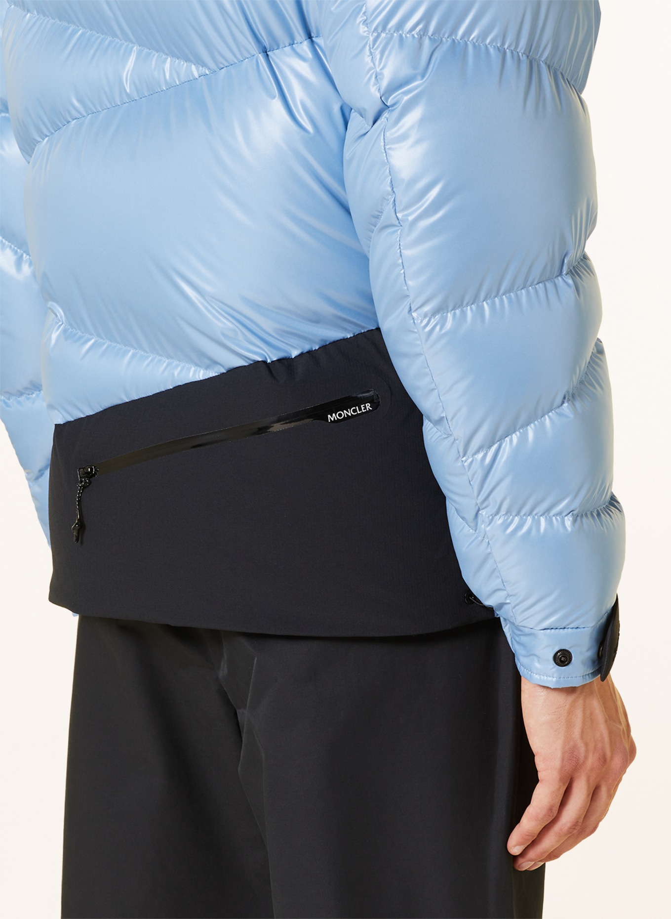 MONCLER Péřová bunda YONNE s odnímatelnou kapucí, Barva: TMAVĚ MODRÁ (Obrázek 6)