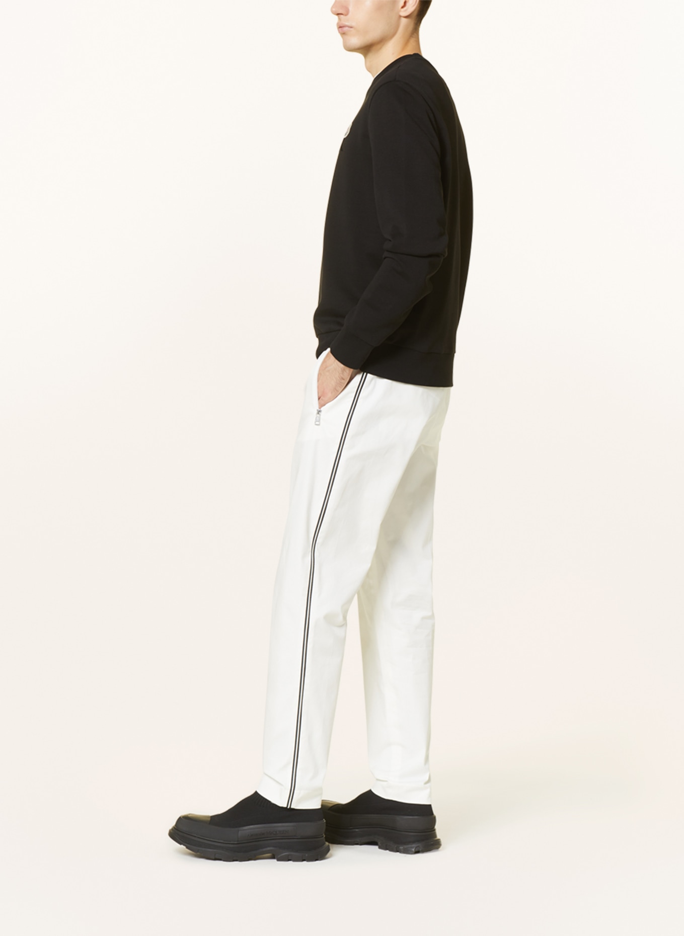 MONCLER Kalhoty Extra Slim Fit s galonovými pruhy, Barva: BÍLÁ (Obrázek 4)