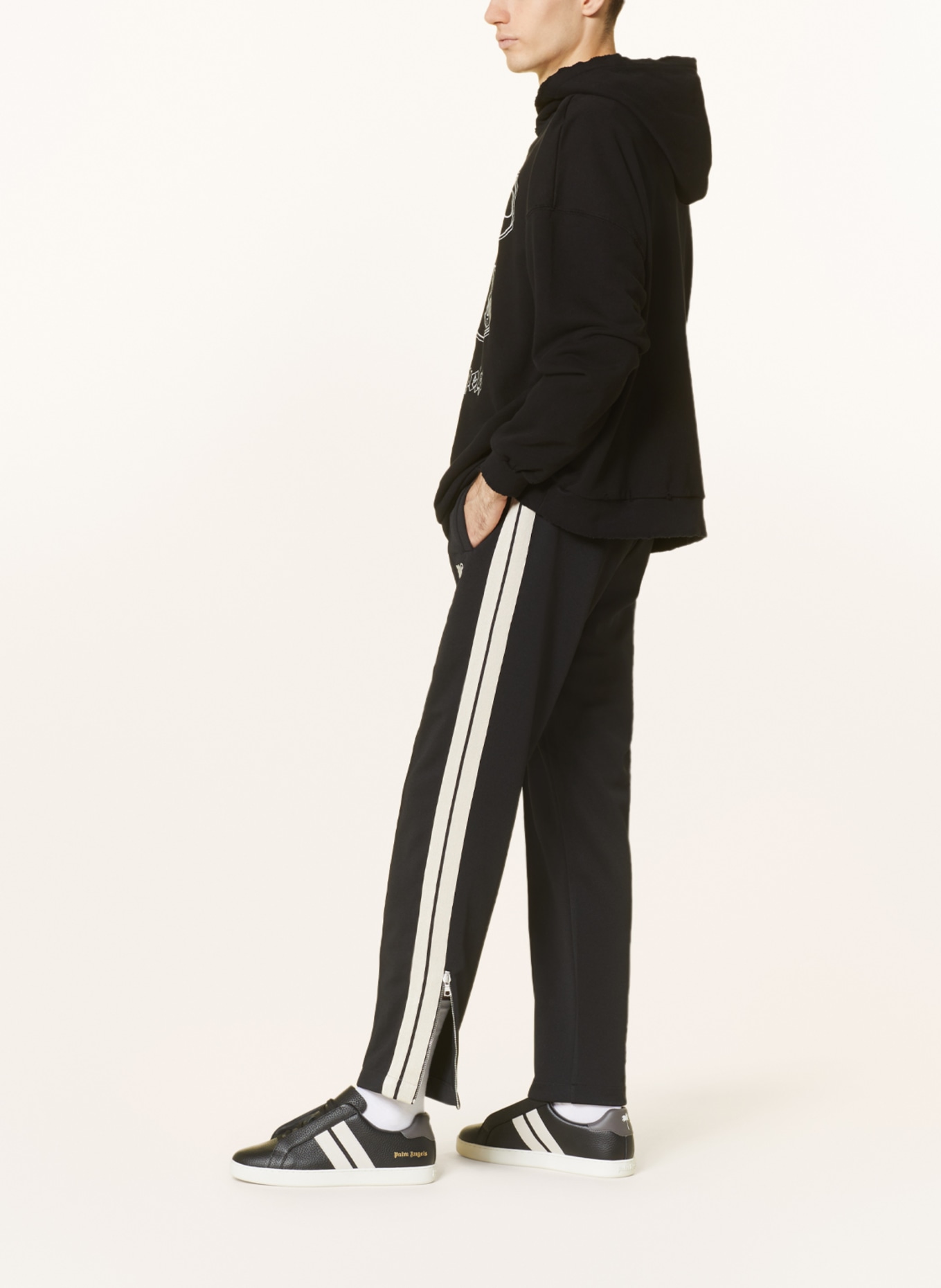 Palm Angels Pants in jogger style with tuxedo stripes, Color: BLACK/ CREAM (Image 4)