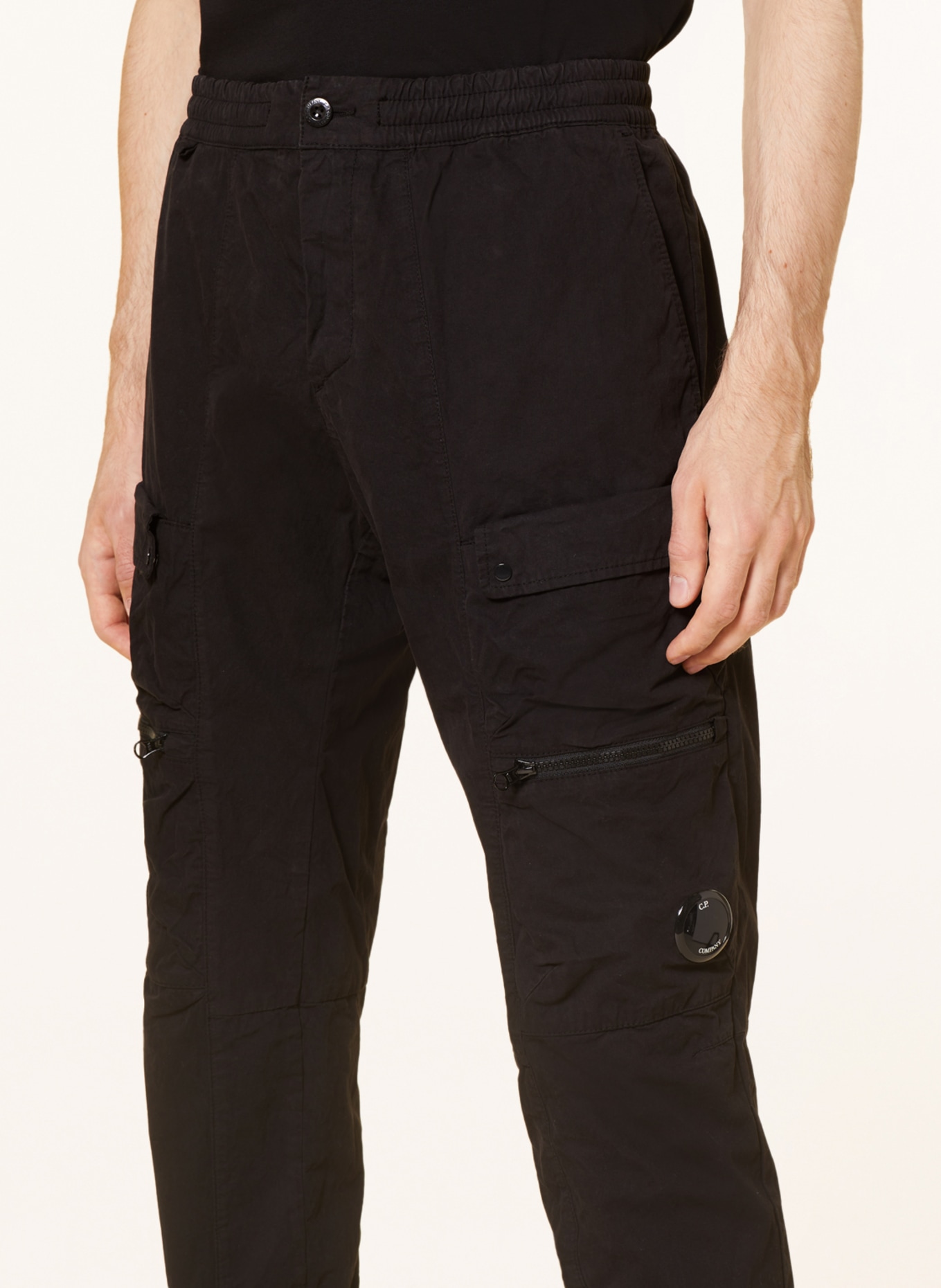 C.P. COMPANY Spodnie w stylu dresowym slim fit, Kolor: CZARNY (Obrazek 5)