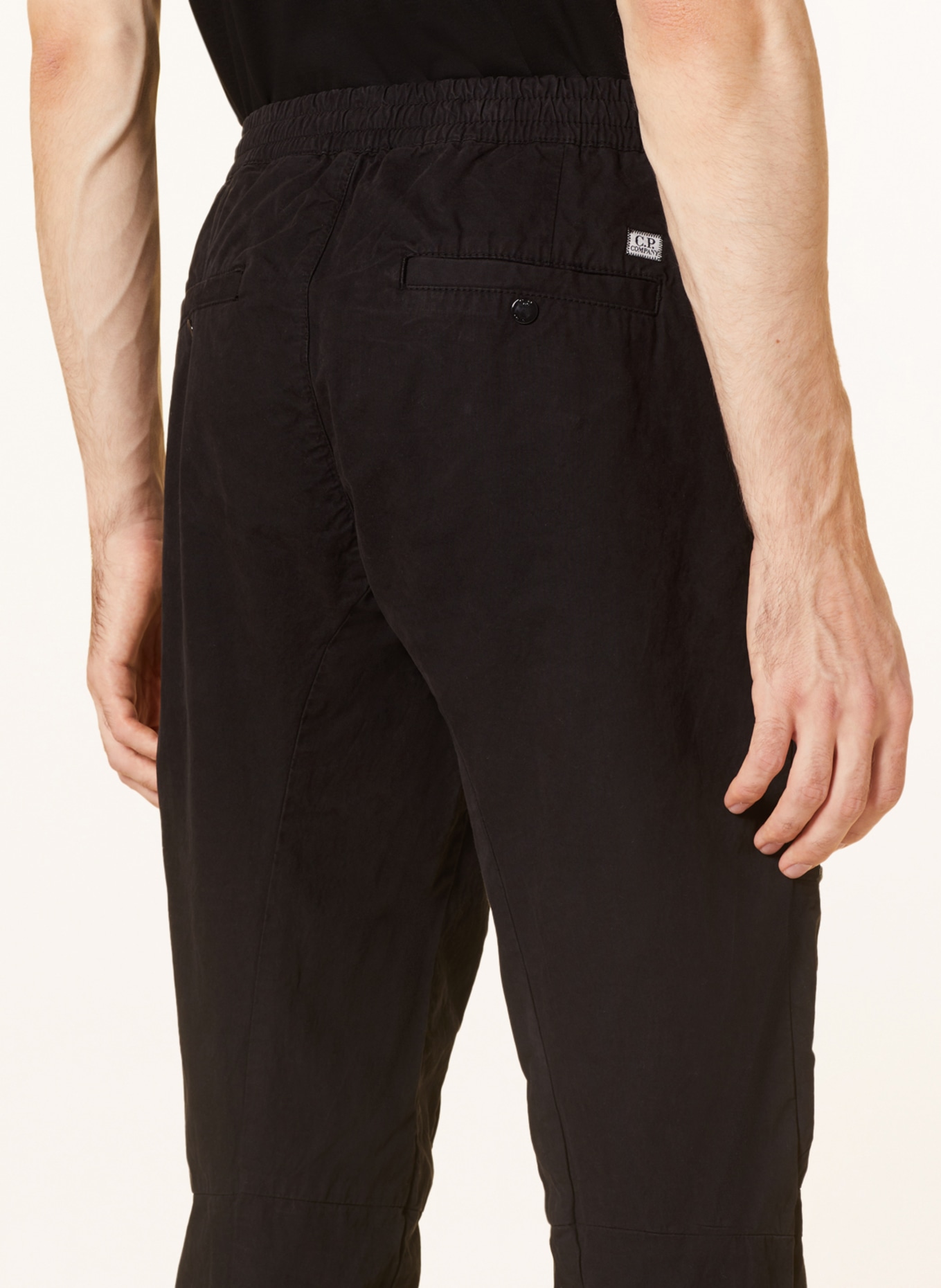 C.P. COMPANY Spodnie w stylu dresowym slim fit, Kolor: CZARNY (Obrazek 6)