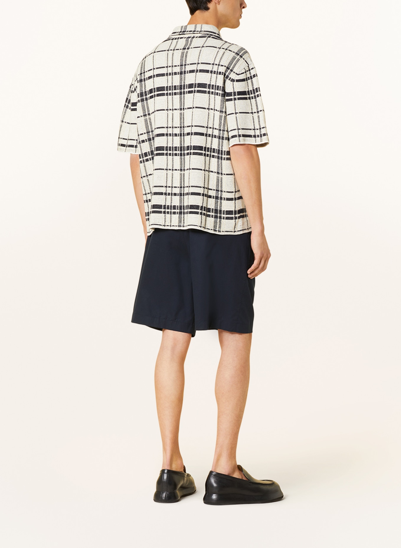 COS Short sleeve shirt relaxed fit, Color: ECRU/ BLACK (Image 3)