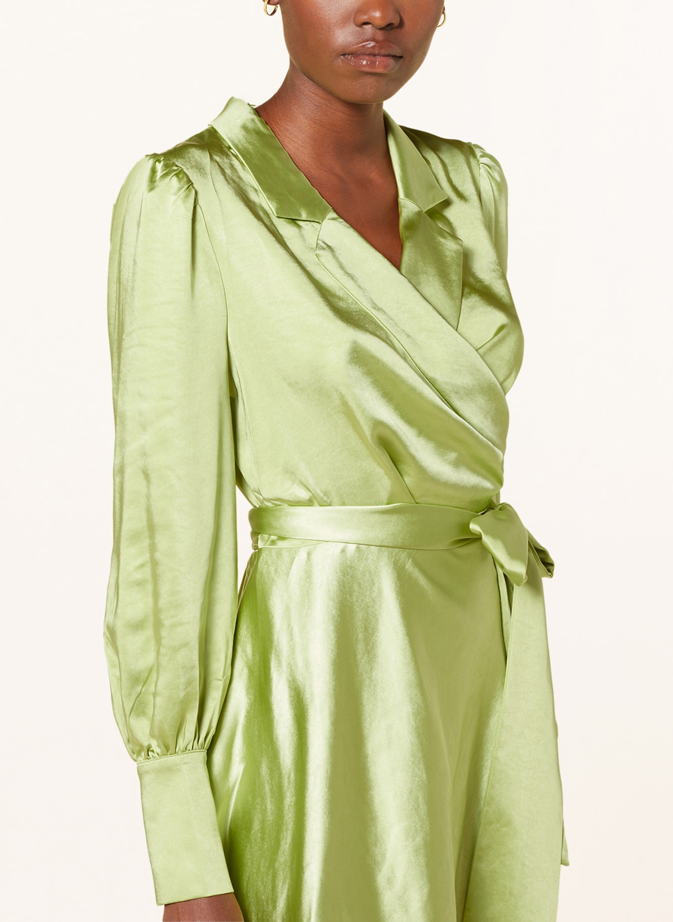 NEO NOIR Wrap dress DAWN made of satin, Color: LIGHT GREEN (Image 4)