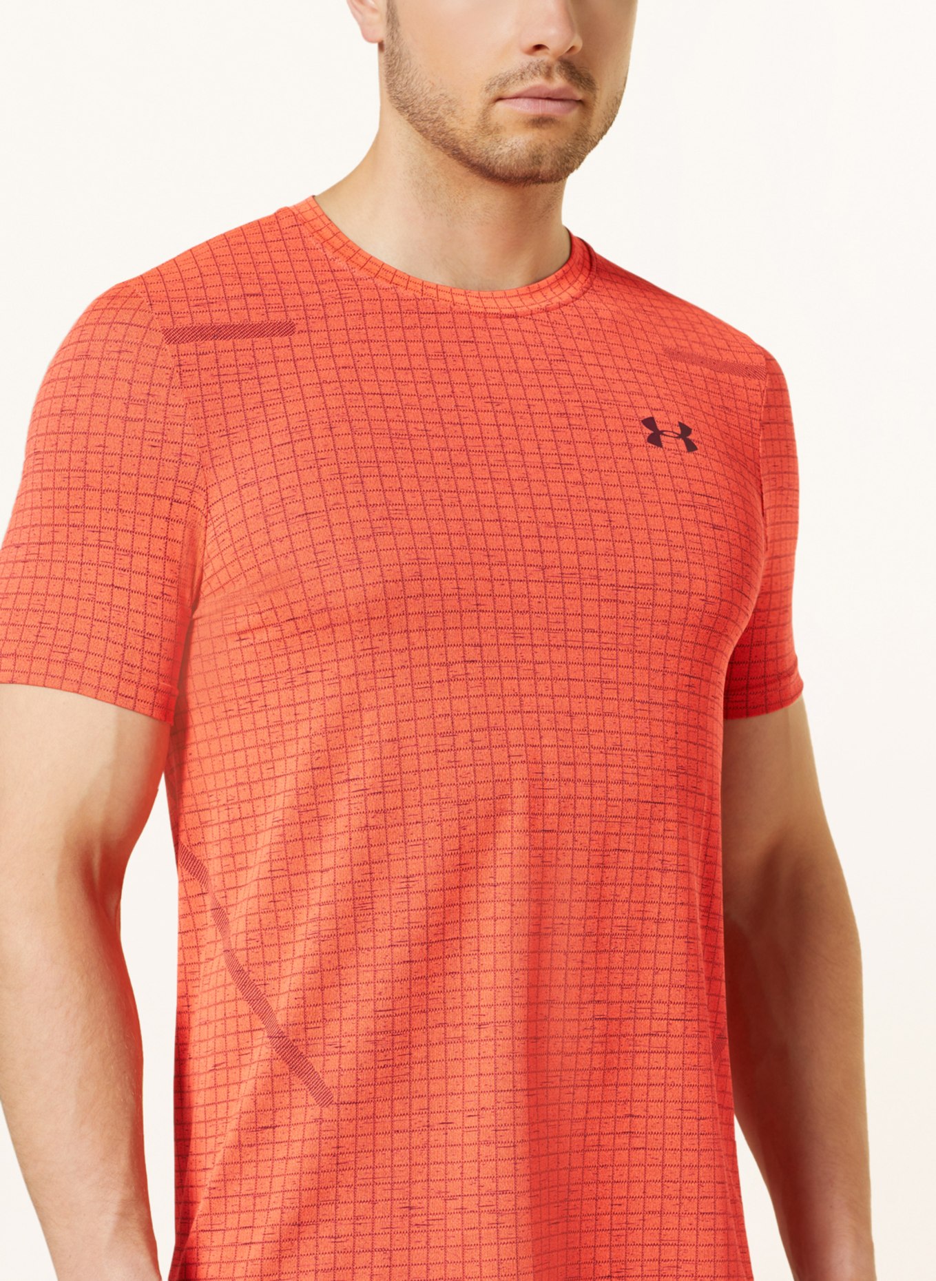 UNDER ARMOUR T-shirt SEAMLESS GRID with mesh, Color: RED/ BLACK (Image 4)