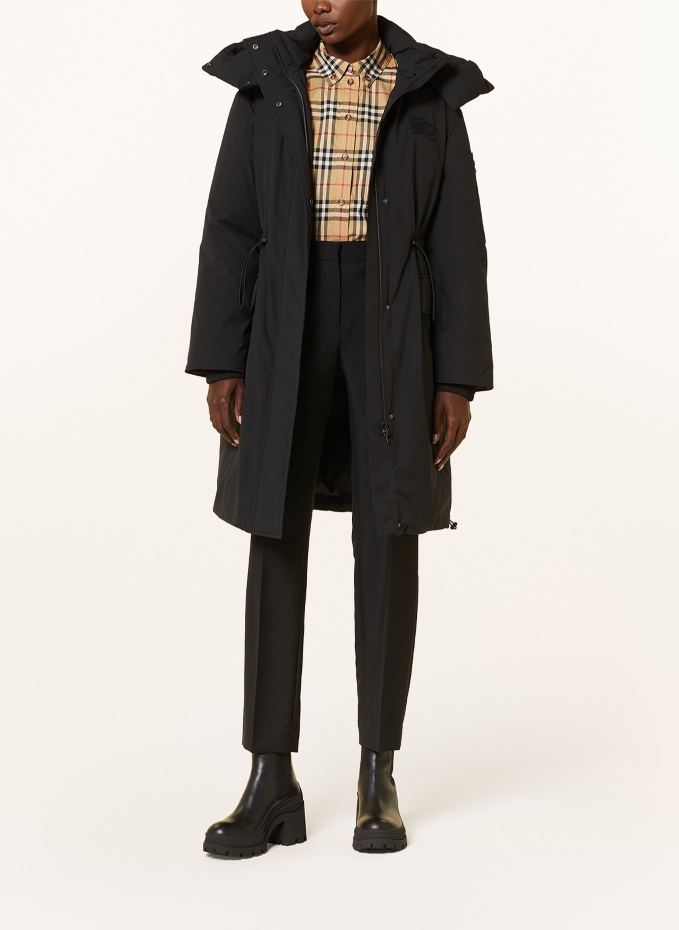 BURBERRY Péřový kabát WARMLEY s odnímatelnou kapucí, Barva: ČERNÁ (Obrázek 2)
