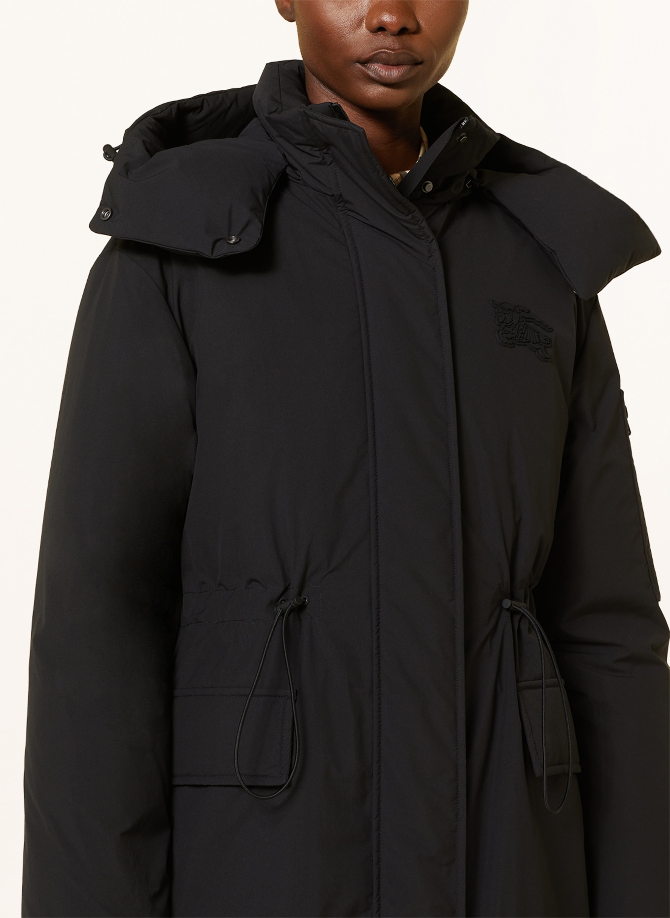 BURBERRY Péřový kabát WARMLEY s odnímatelnou kapucí, Barva: ČERNÁ (Obrázek 5)