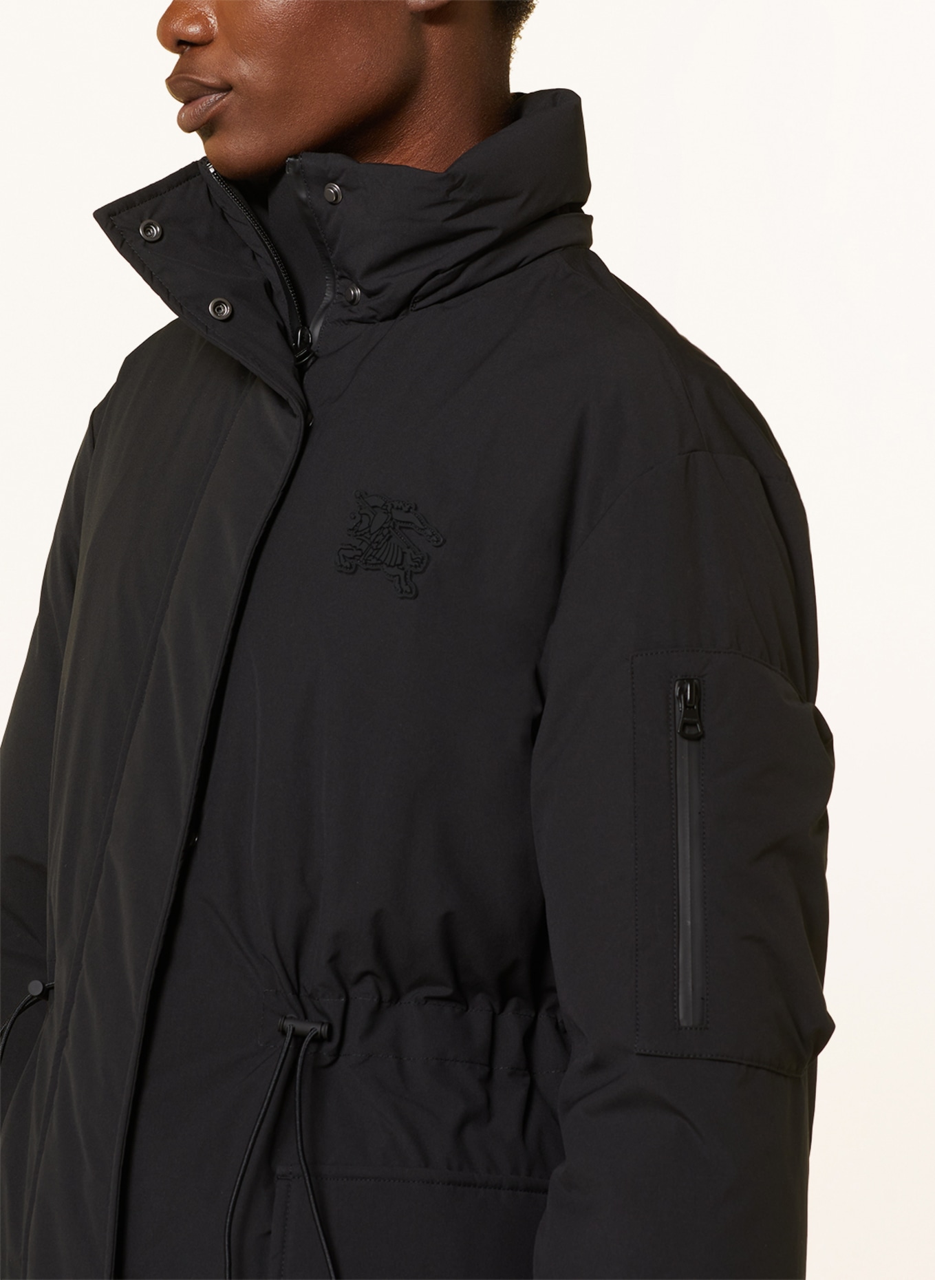 BURBERRY Péřový kabát WARMLEY s odnímatelnou kapucí, Barva: ČERNÁ (Obrázek 6)