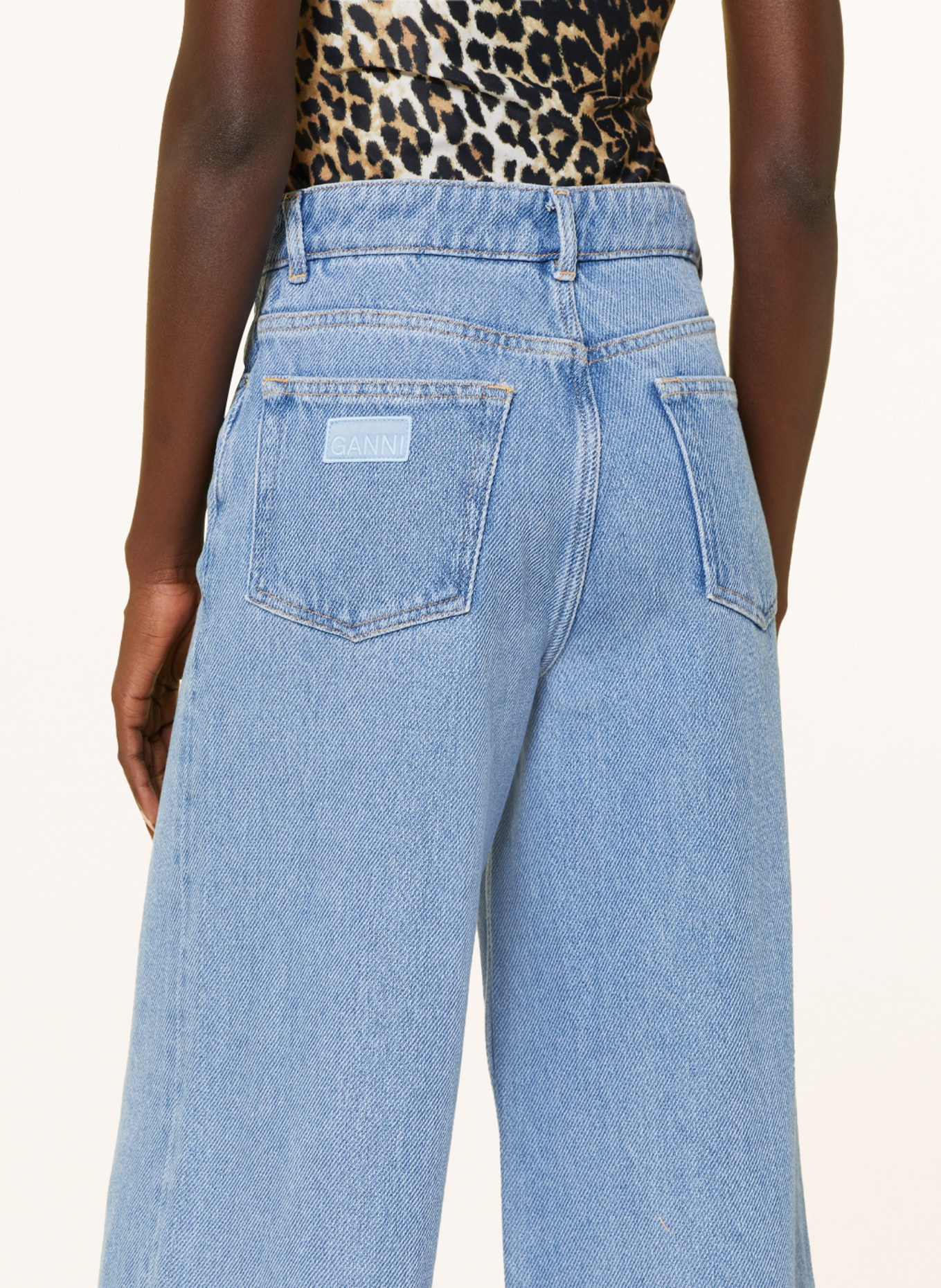 GANNI Flared Jeans, Farbe: 564 LIGHT BLUE STONE (Bild 5)
