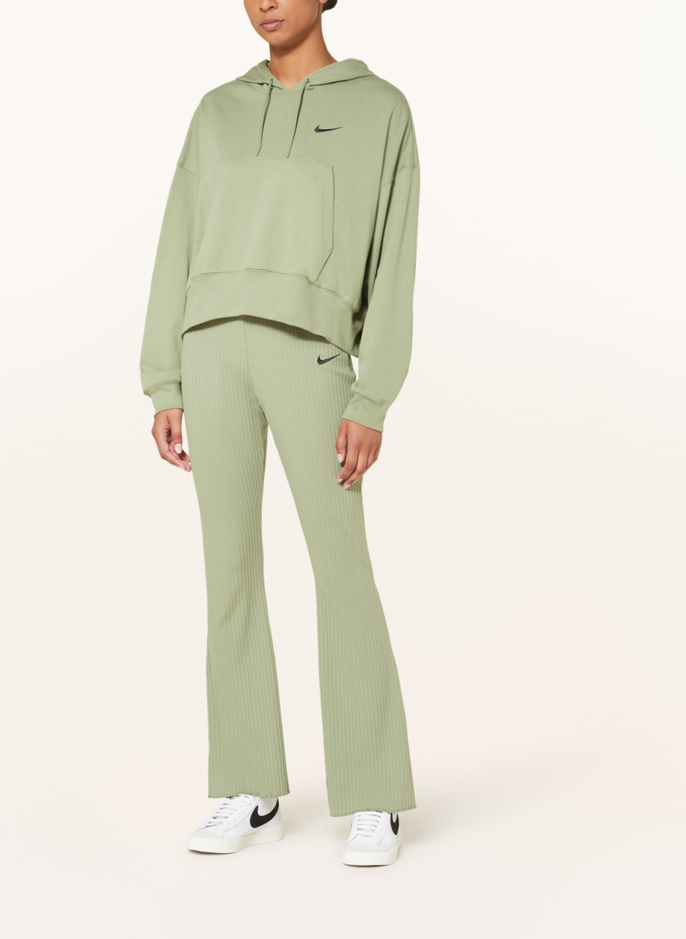 Nike Oversized hoodie SPORTSWEAR, Color: OLIVE (Image 2)