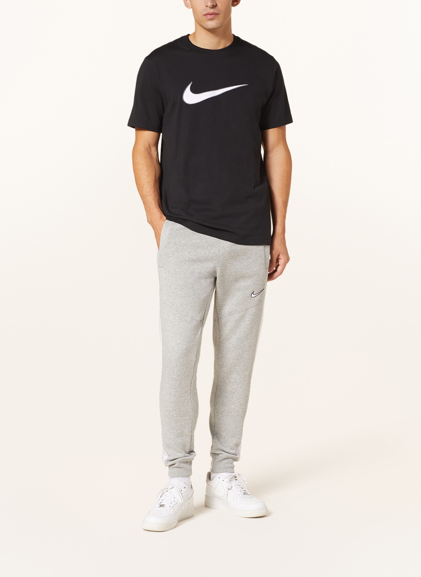 Nike Sweatpants SPORTSWEAR, Farbe: HELLGRAU (Bild 2)