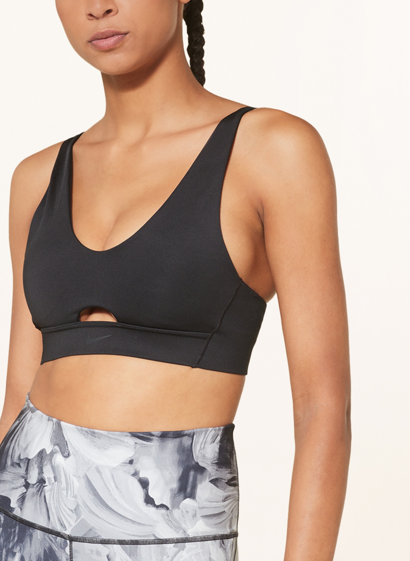 Nike Sports bra INDY PLUNGE CUT-OUT, Color: BLACK (Image 4)