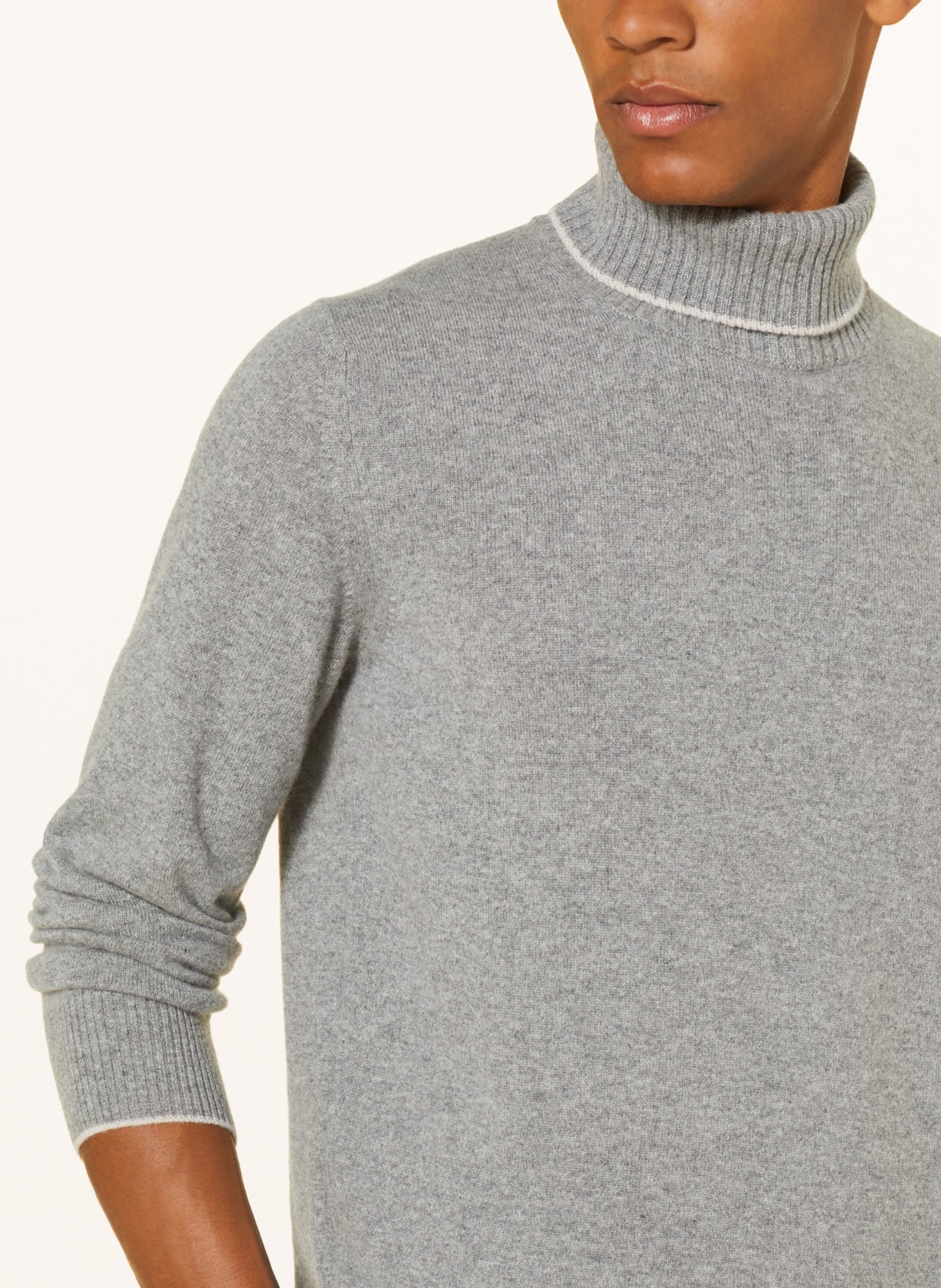 eleventy Turtleneck sweater in cashmere, Color: GRAY (Image 4)