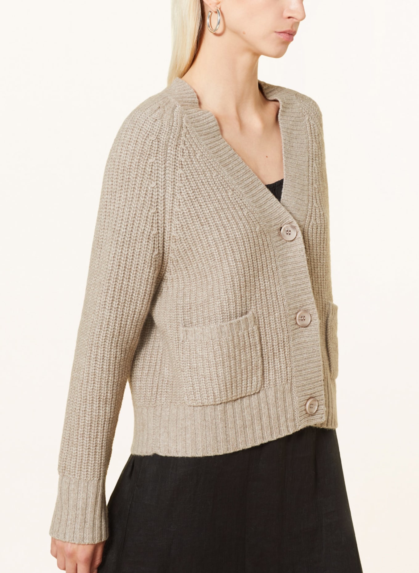 MRS & HUGS Cardigan with glitter thread, Color: BEIGE/ GOLD (Image 4)