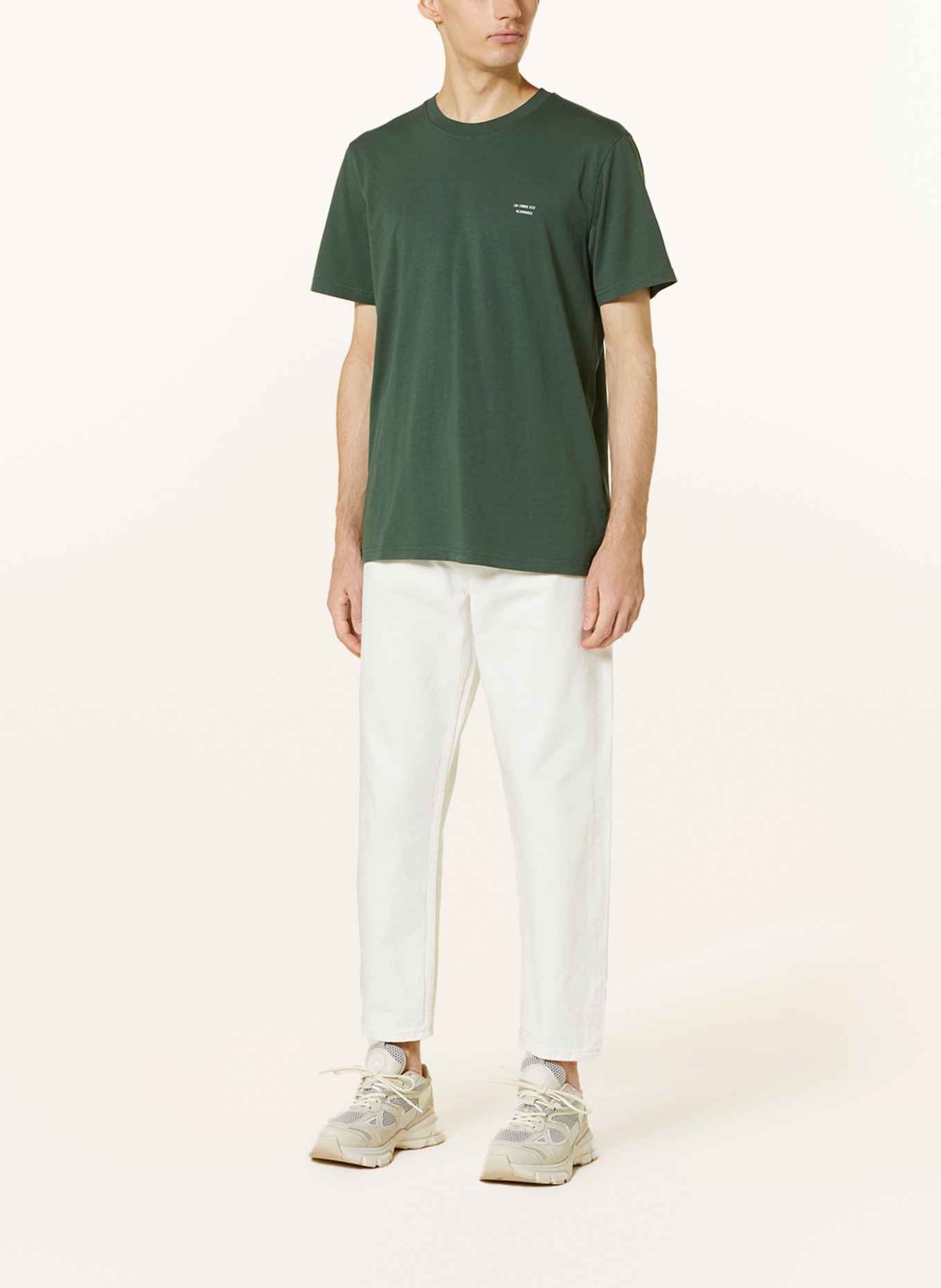 ARMEDANGELS T-Shirt AADONI BANANAA Relaxed Fit, Farbe: DUNKELGRÜN/ WEISS (Bild 3)