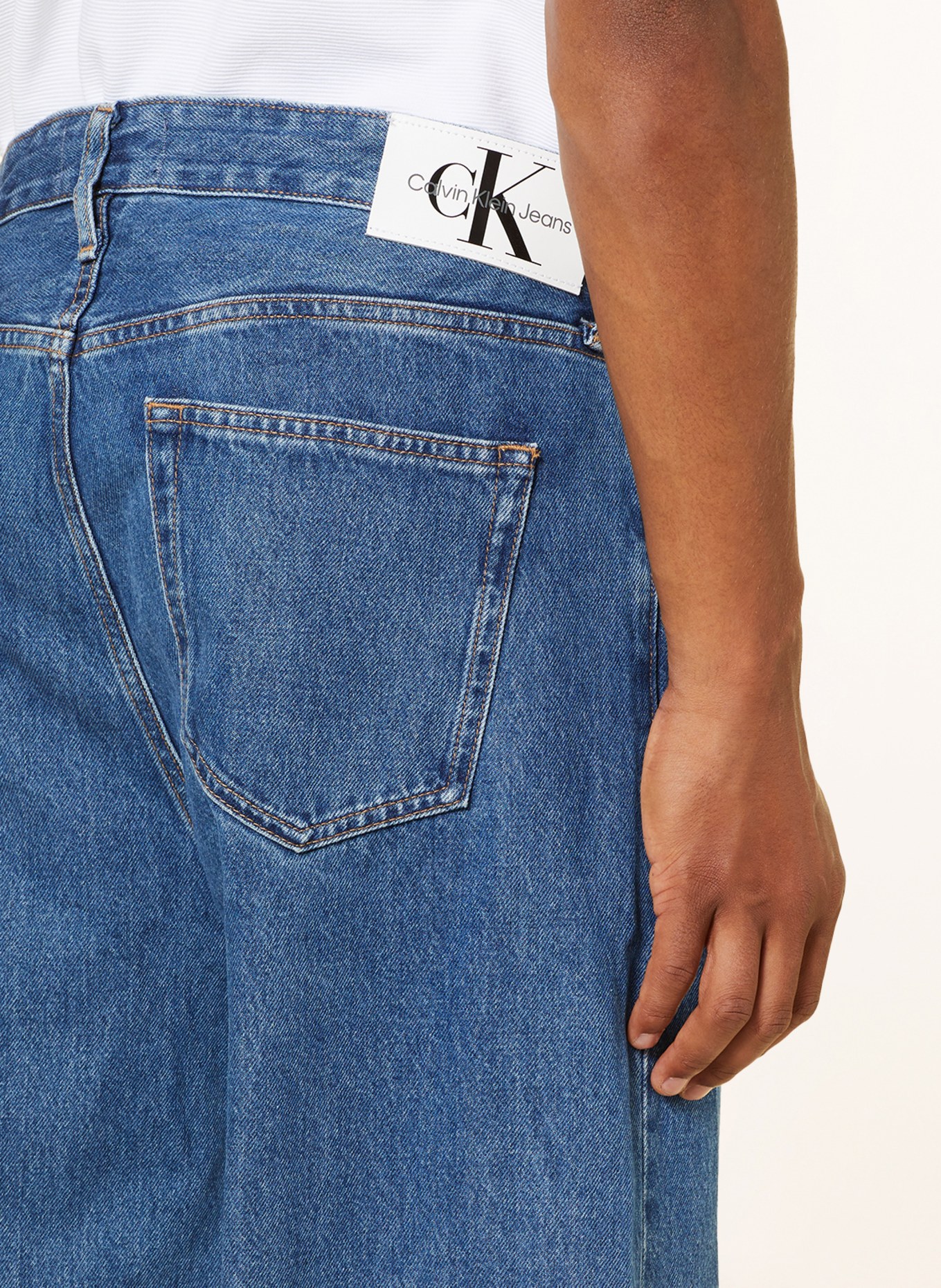 Calvin Klein Jeans Jeansy loose fit, Kolor: 1A4 DENIM MEDIUM (Obrazek 6)
