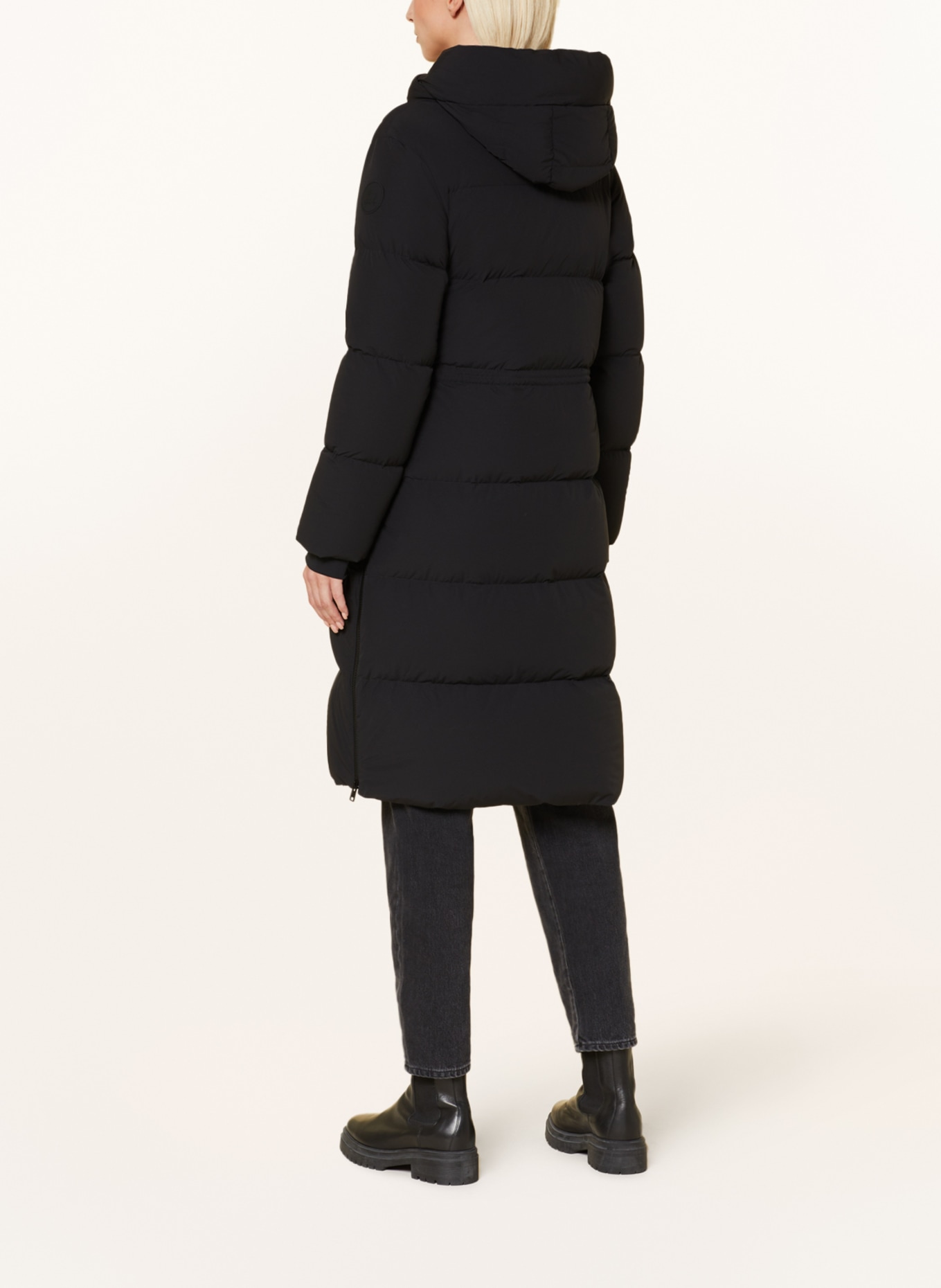 WOOLRICH Péřový kabát s odnímatelnou kapucí: ČERNÁ