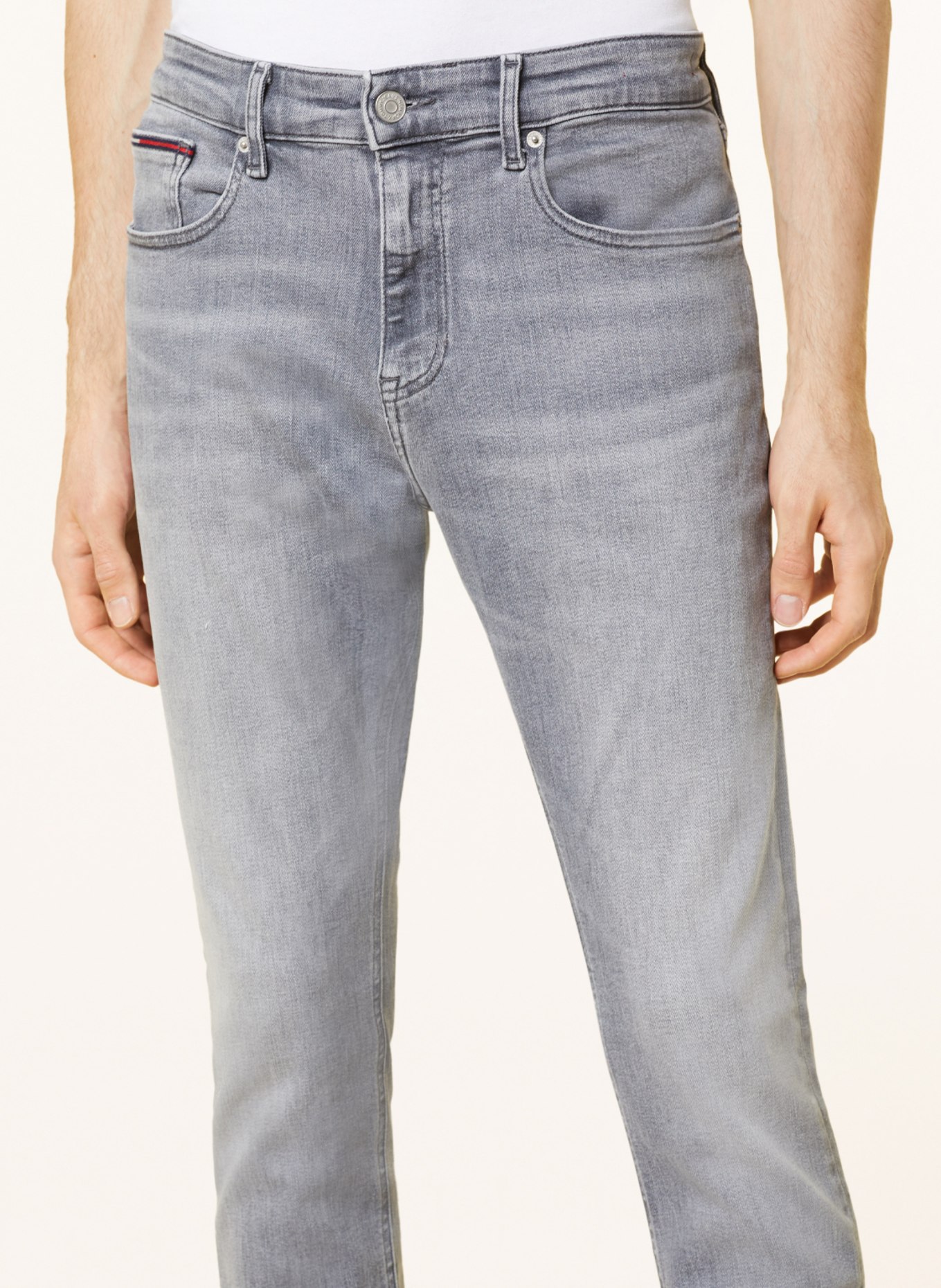 TOMMY JEANS Jeans AUSTIN Slim Fit, Farbe: 1BZ Denim Black (Bild 6)