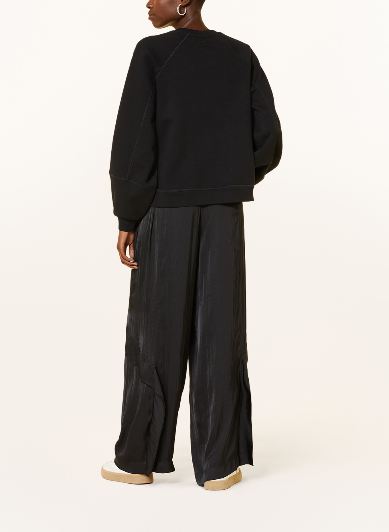 Lala Berlin Satin trousers PERRE in jogger style, Color: BLACK (Image 3)