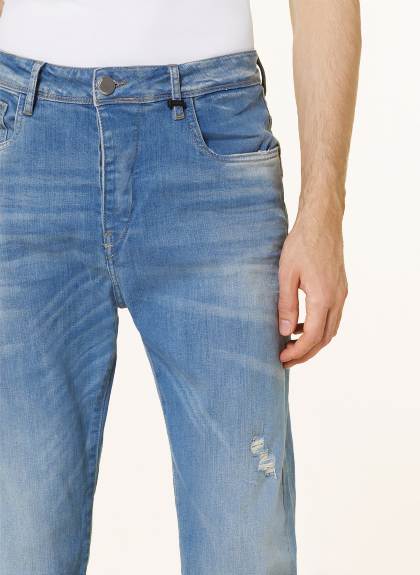 ELIAS RUMELIS Destroyed Jeans ERZAVEN Comfort Fit, Farbe: 546 Starnight Blue (Bild 5)