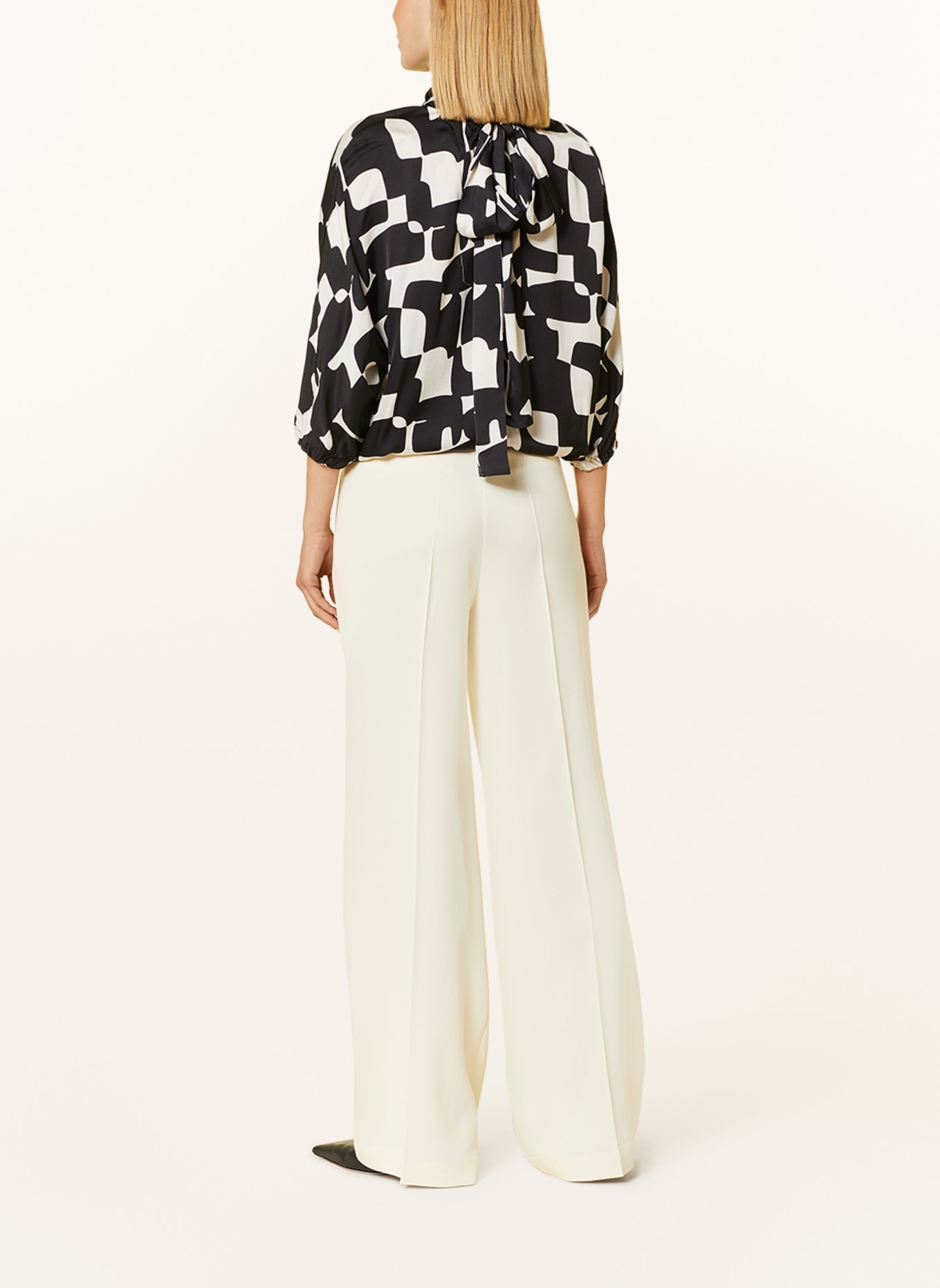 TONNO & PANNA Bow-tie blouse in satin with 3/4 sleeves, Color: BLACK/ WHITE (Image 3)