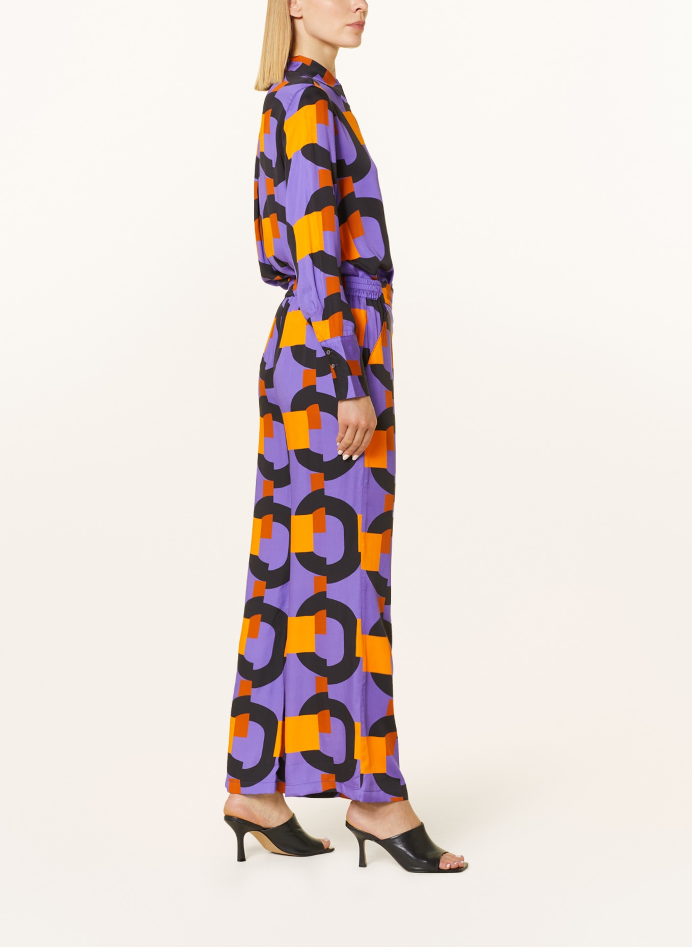 TONNO & PANNA Wide leg trousers JACKIE made of satin, Color: PURPLE/ ORANGE/ BLACK (Image 4)