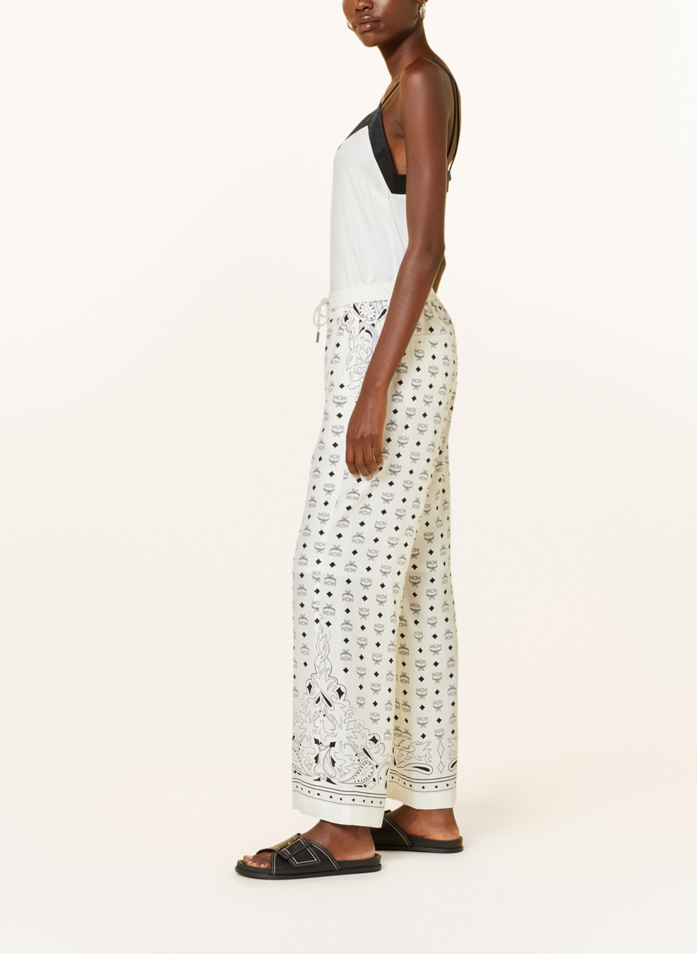 MCM Pants in jogger style with silk, Color: WHITE/ BLACK (Image 4)