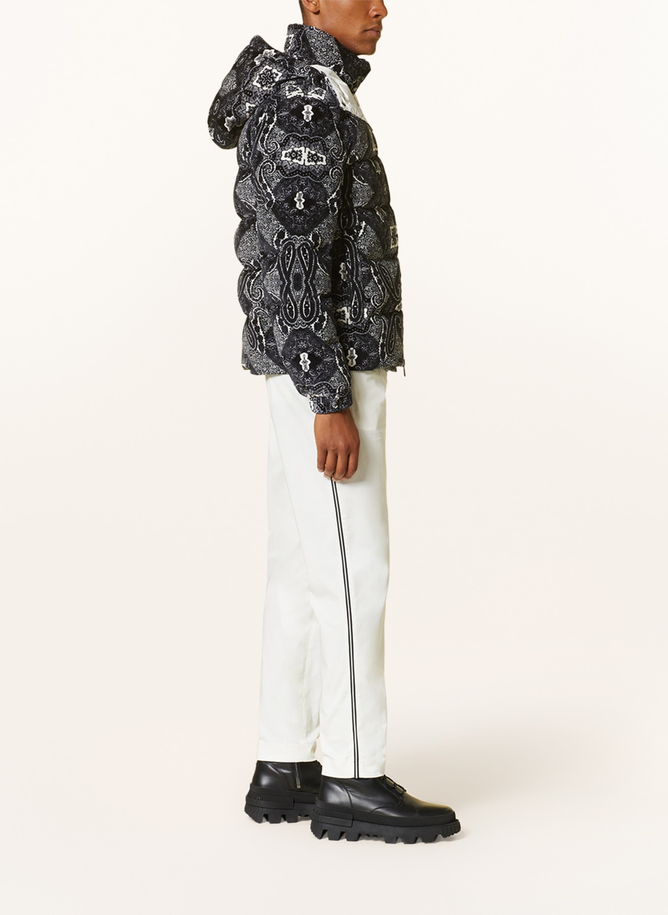 MONCLER Down jacket GARTEMPE made of velvet with detachable hood, Color: BLACK/ WHITE (Image 4)