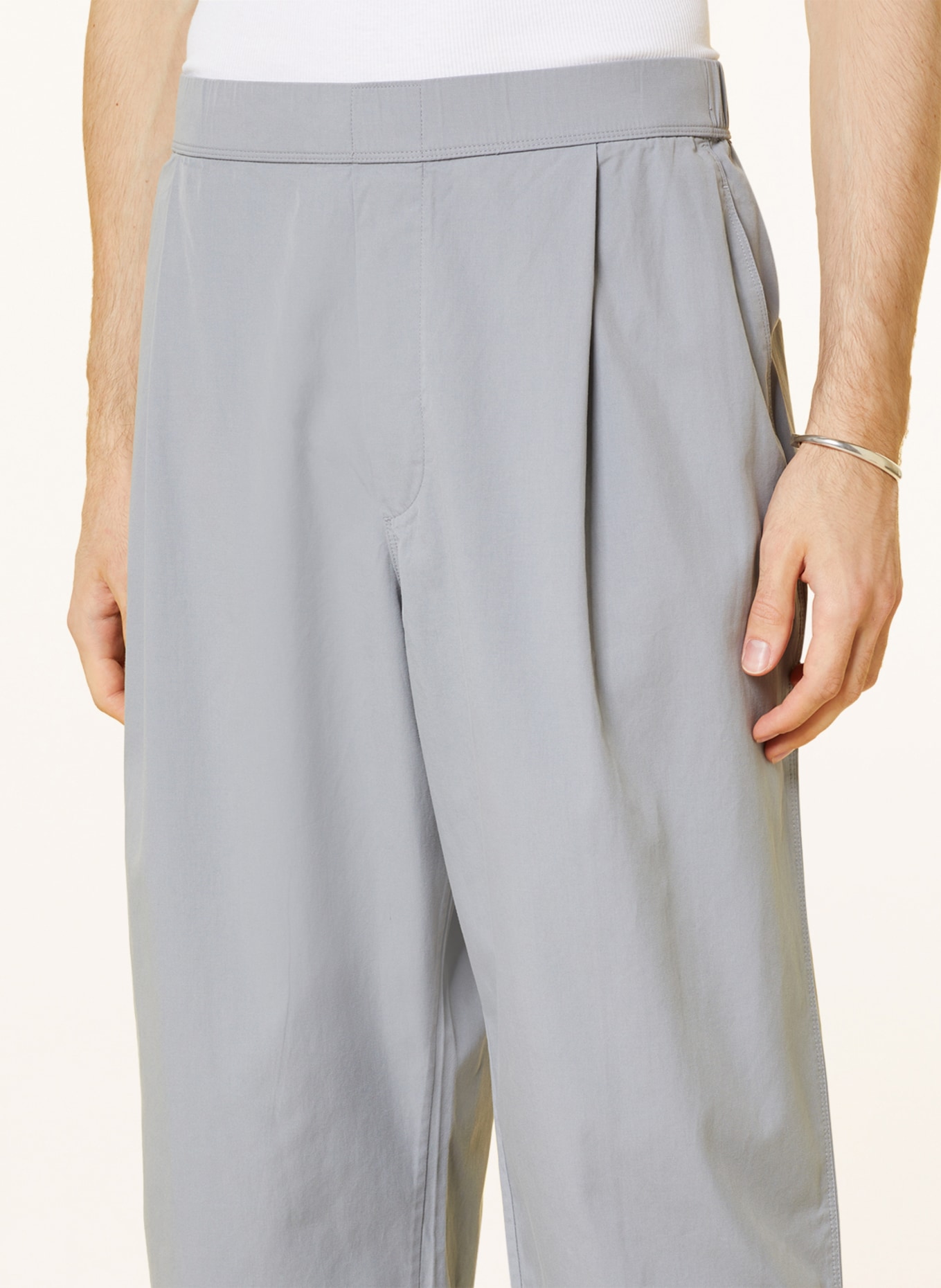 COS Chino kalhoty Regular Fit se zkrácenými nohavicemi, Barva: TMAVĚ MODRÁ (Obrázek 5)