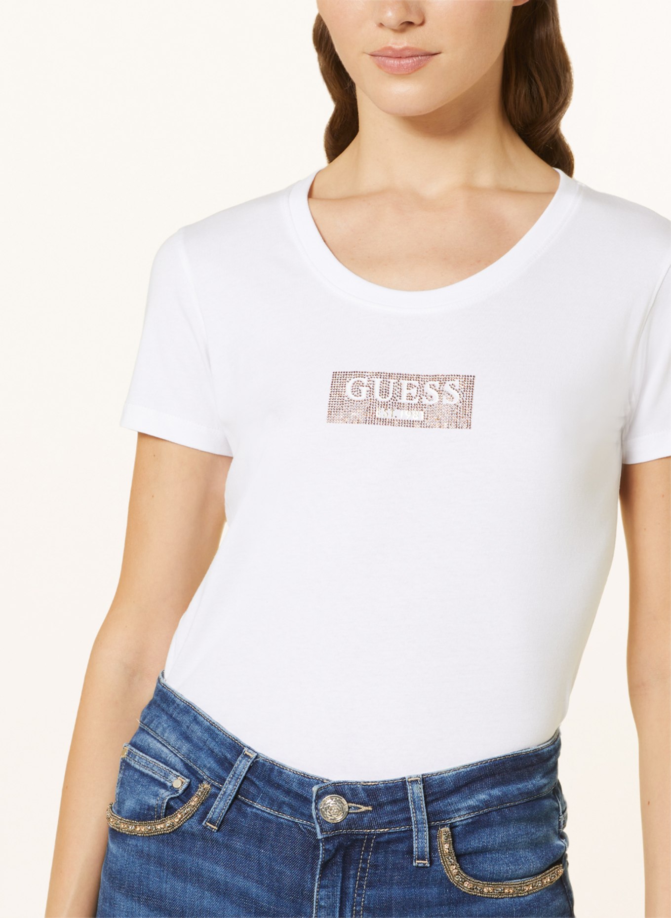 GUESS T-Shirt STUDS BOX mit Schmucksteinen, Farbe: WEISS (Bild 4)