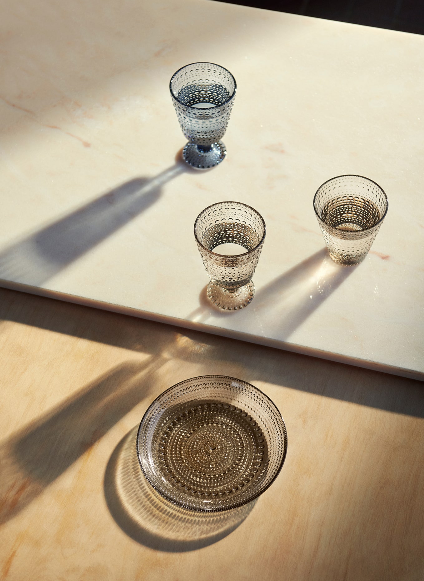 iittala Set of 2 wine glasses KASTEHELMI, Color: BLUE (Image 3)
