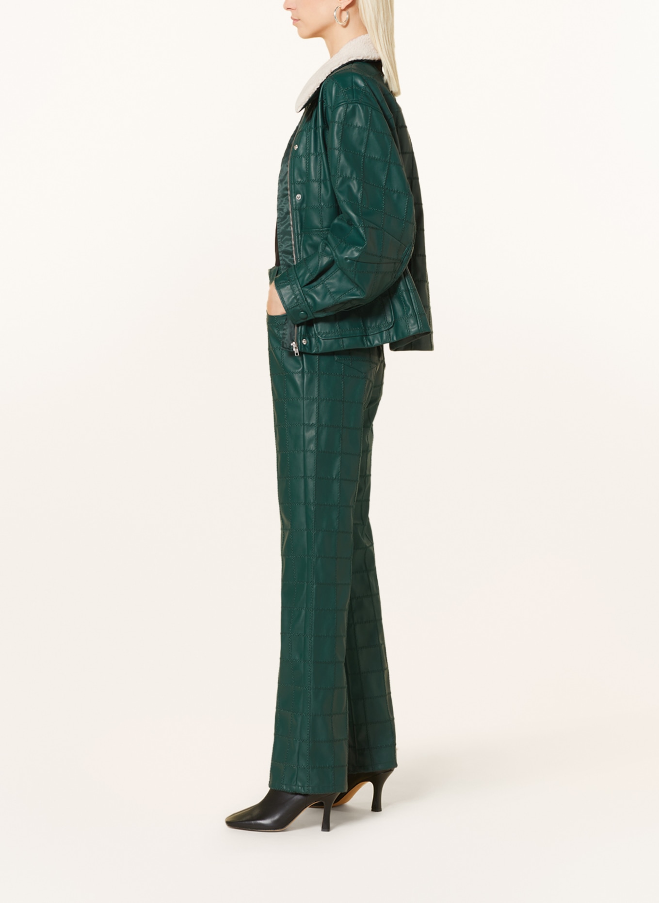 BAUM UND PFERDGARTEN Trousers NIKISHA, Color: DARK GREEN (Image 4)