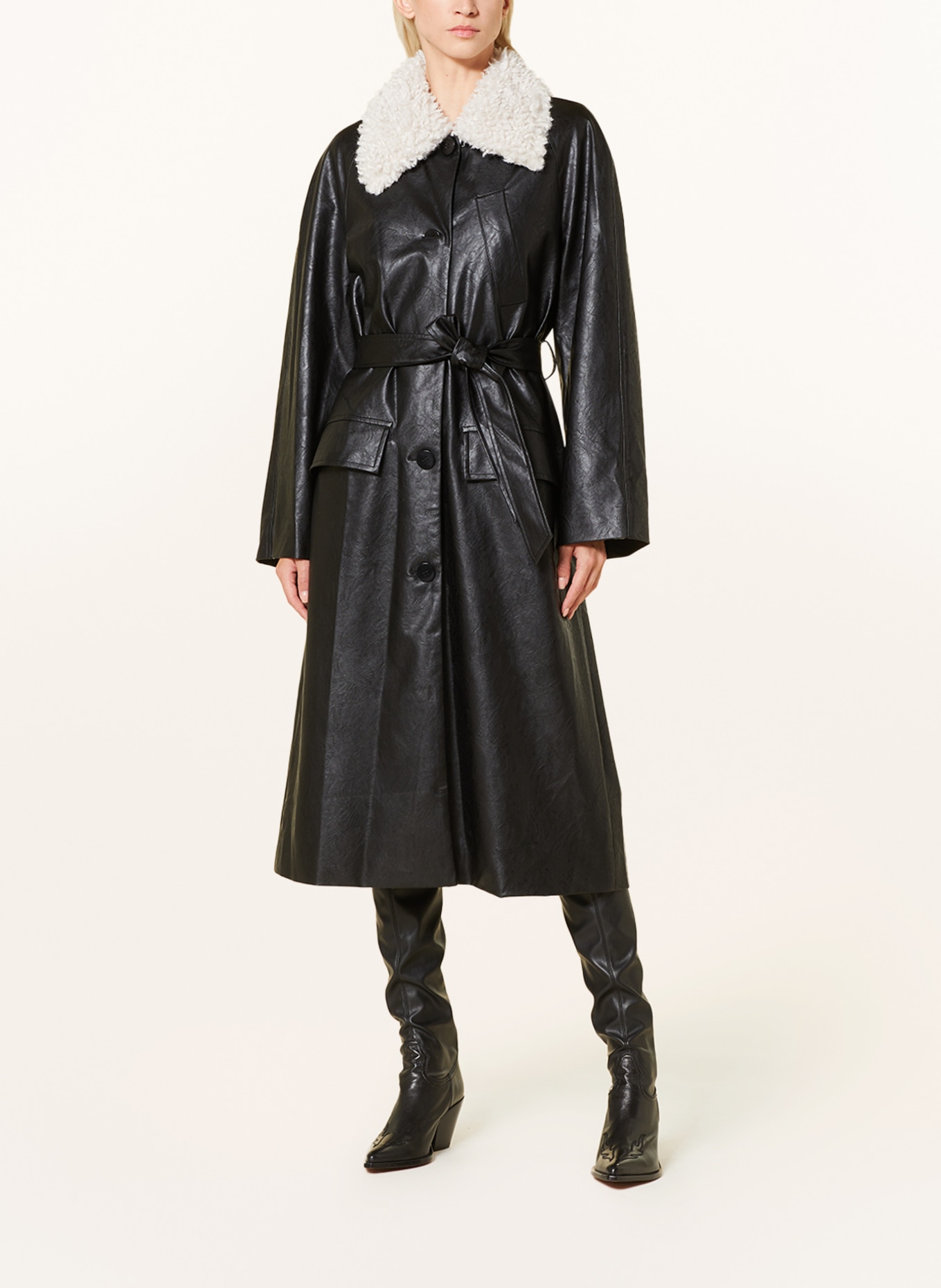 BAUM UND PFERDGARTEN Kabát DELIZE v koženém vzhledu s umělou kožešinou, Barva: ČERNÁ (Obrázek 2)
