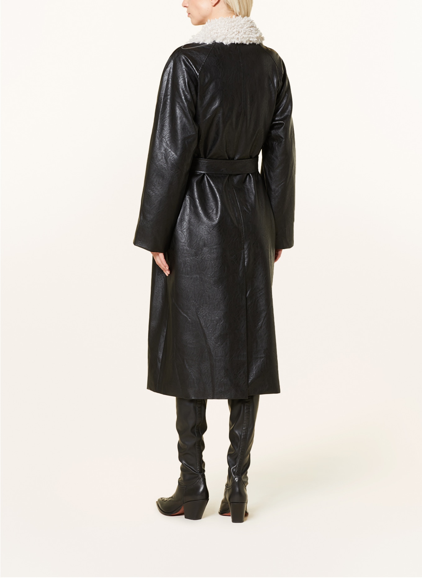 BAUM UND PFERDGARTEN Kabát DELIZE v koženém vzhledu s umělou kožešinou, Barva: ČERNÁ (Obrázek 3)