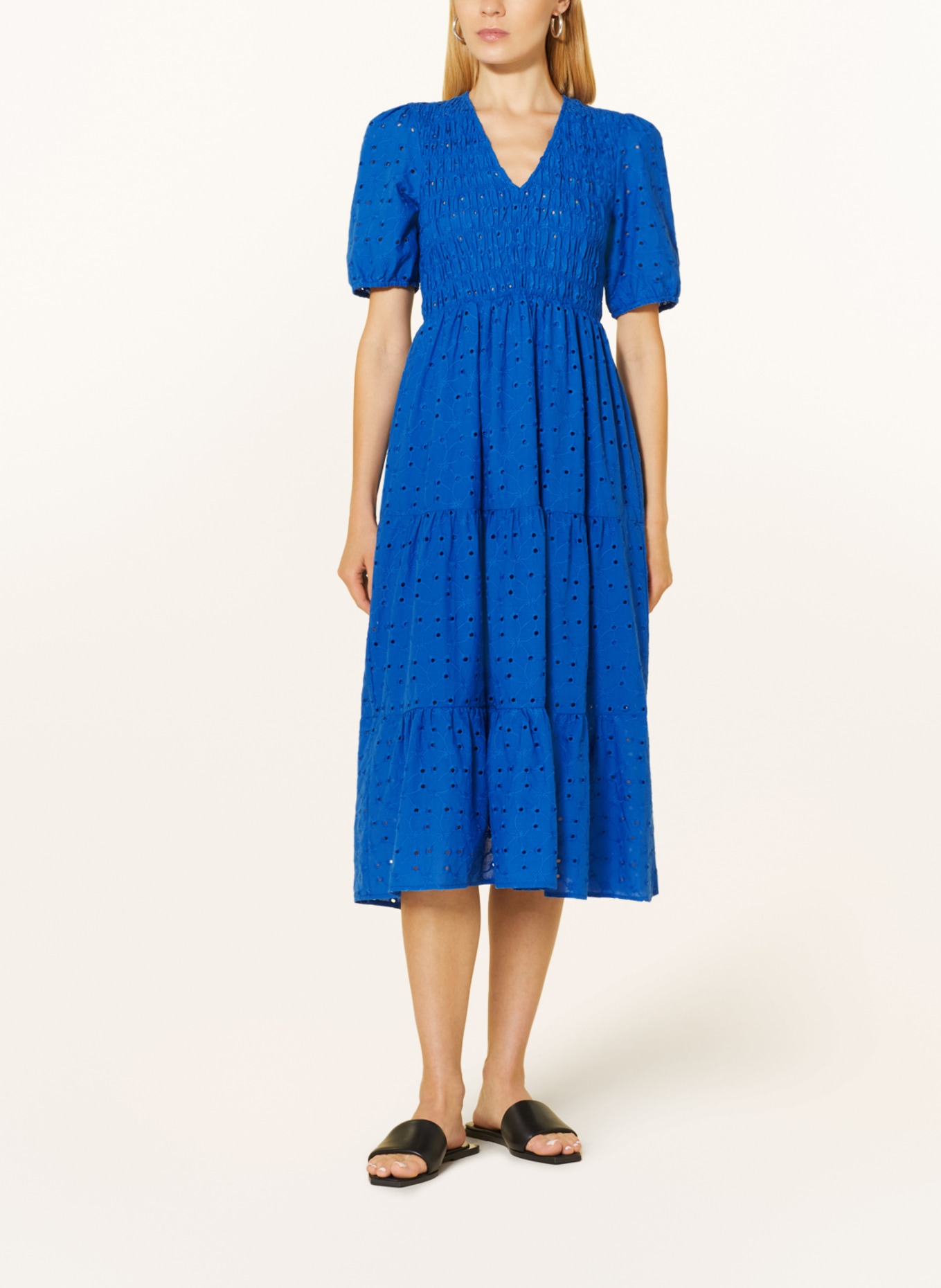 Phase Eight Dress GRETTA in broderie anglaise, Color: BLUE (Image 2)