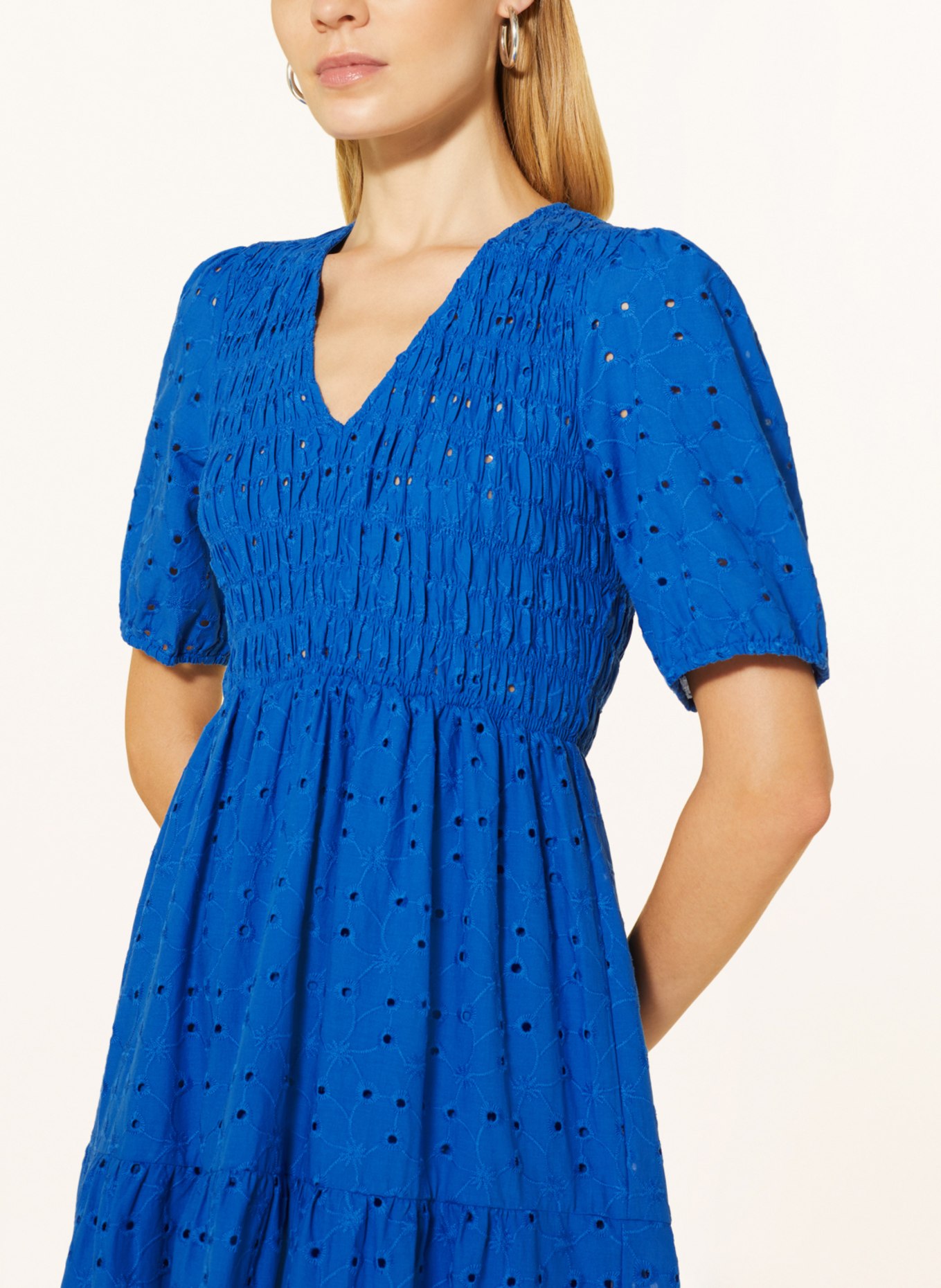 Phase Eight Dress GRETTA in broderie anglaise, Color: BLUE (Image 4)
