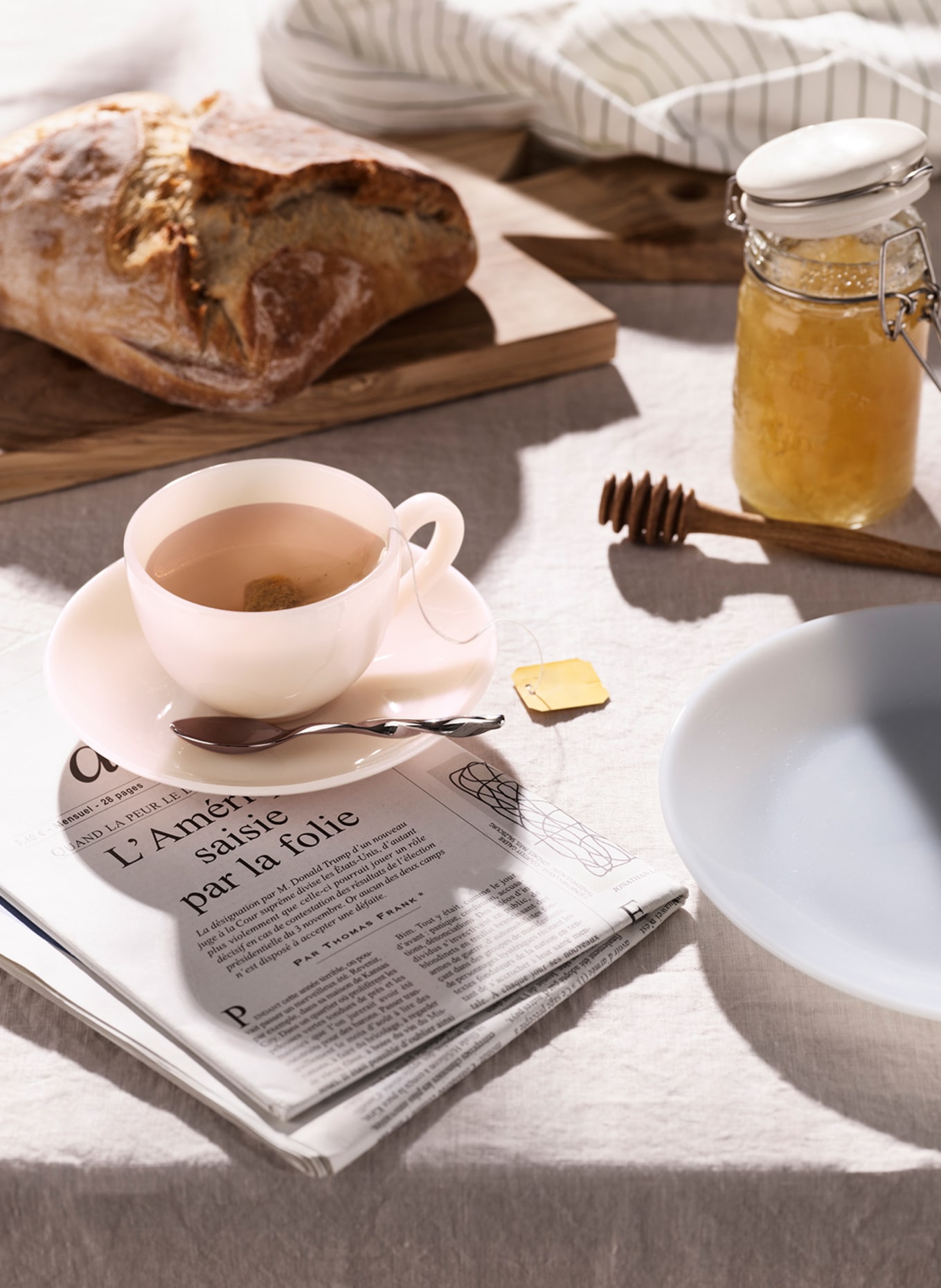 lucie kaas Henkelbecher MILK mit Untertasse, Farbe: HELLORANGE (Bild 2)