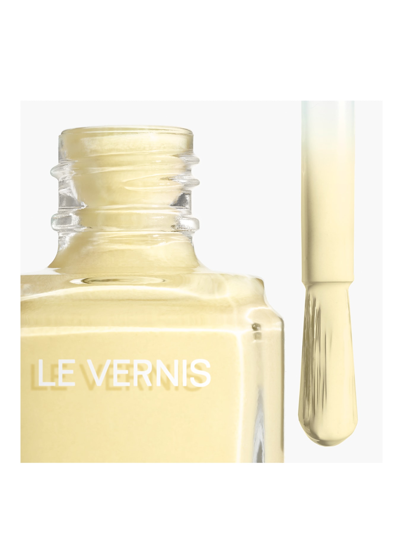 CHANEL LE VERNIS: 129 OVNI