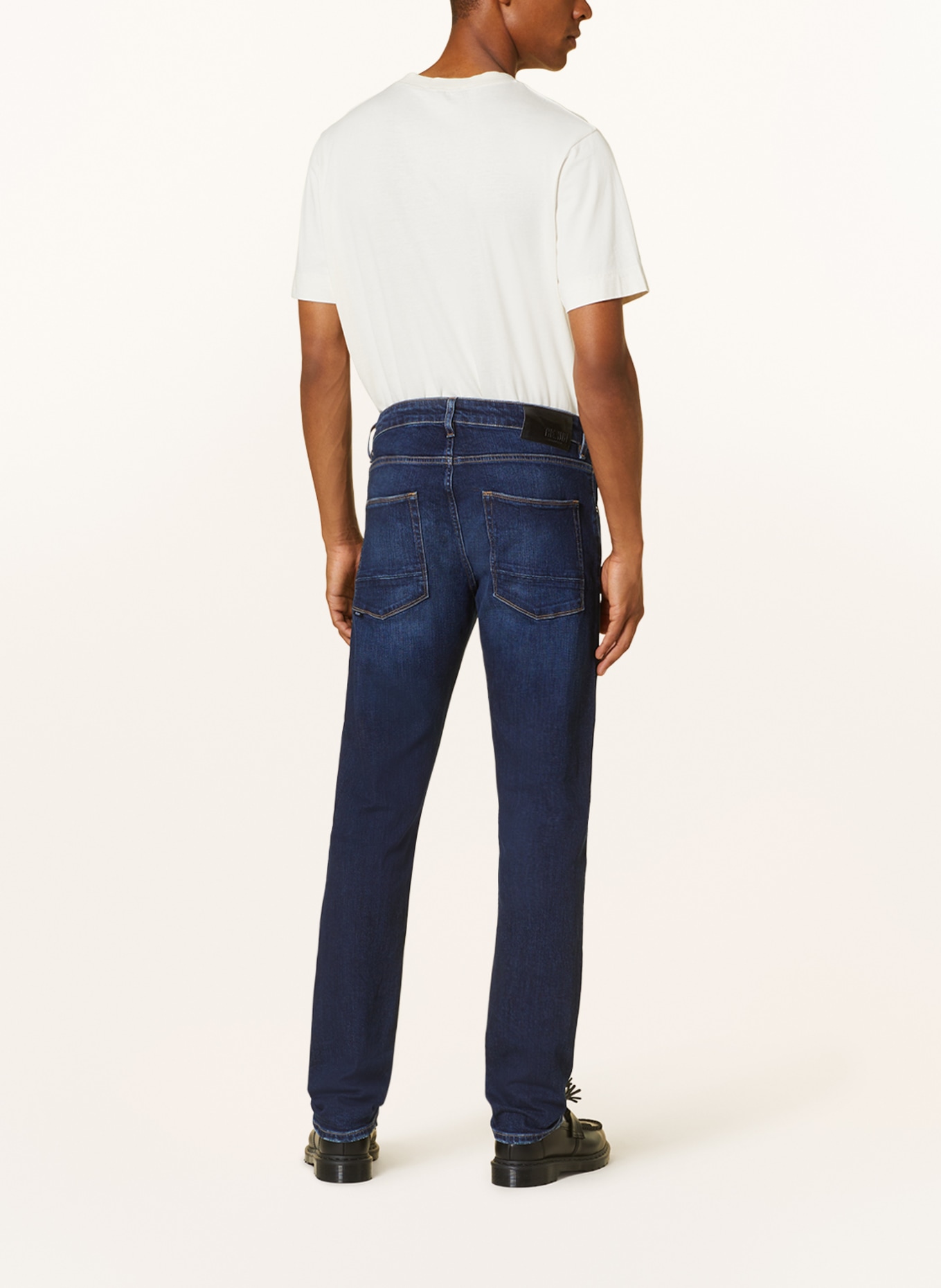 THE.NIM STANDARD Jeans MORRISON tapered fit, Color: W608-ODK ORGANIC DARK (Image 3)