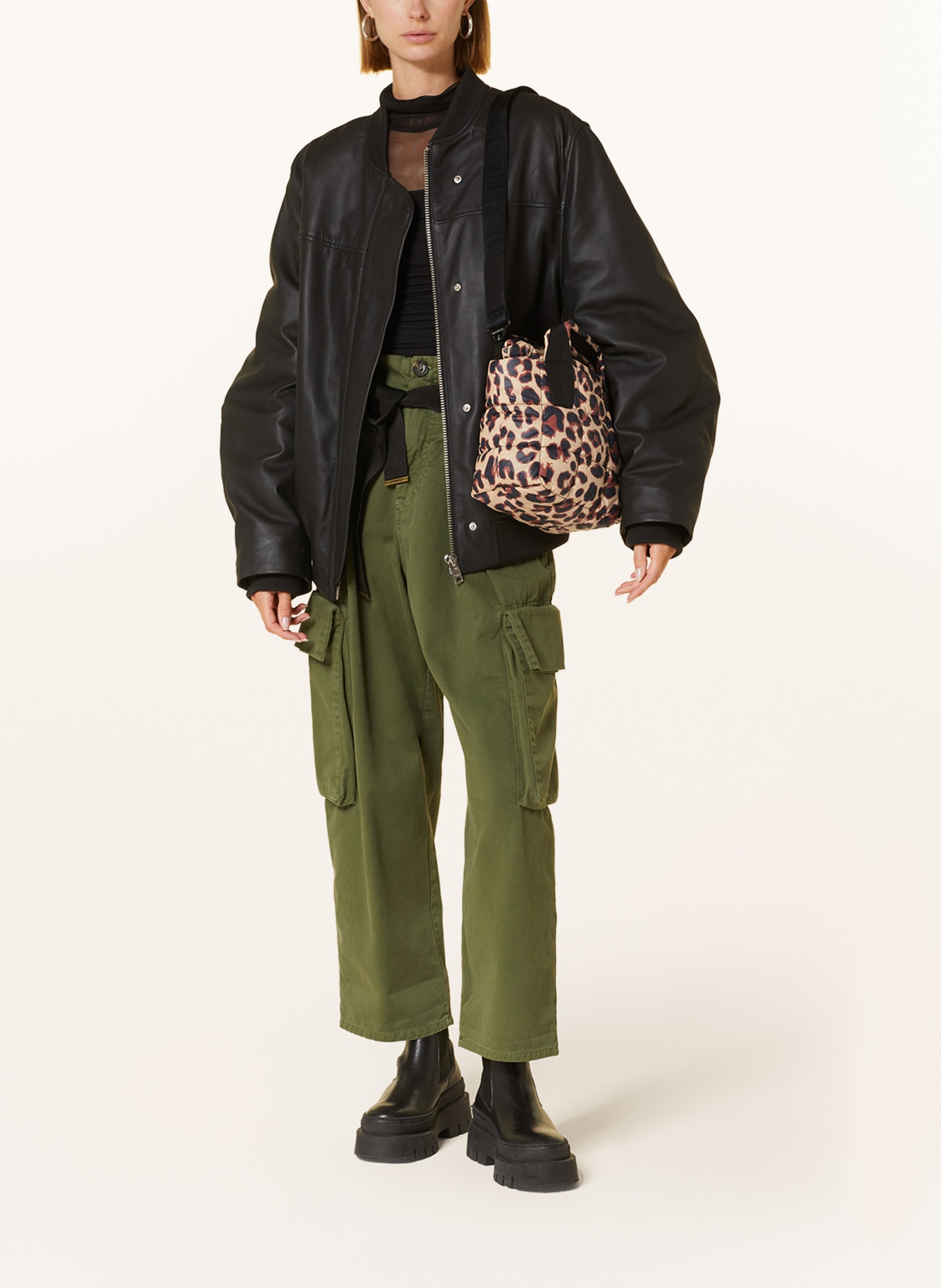 Vee collective small store tote