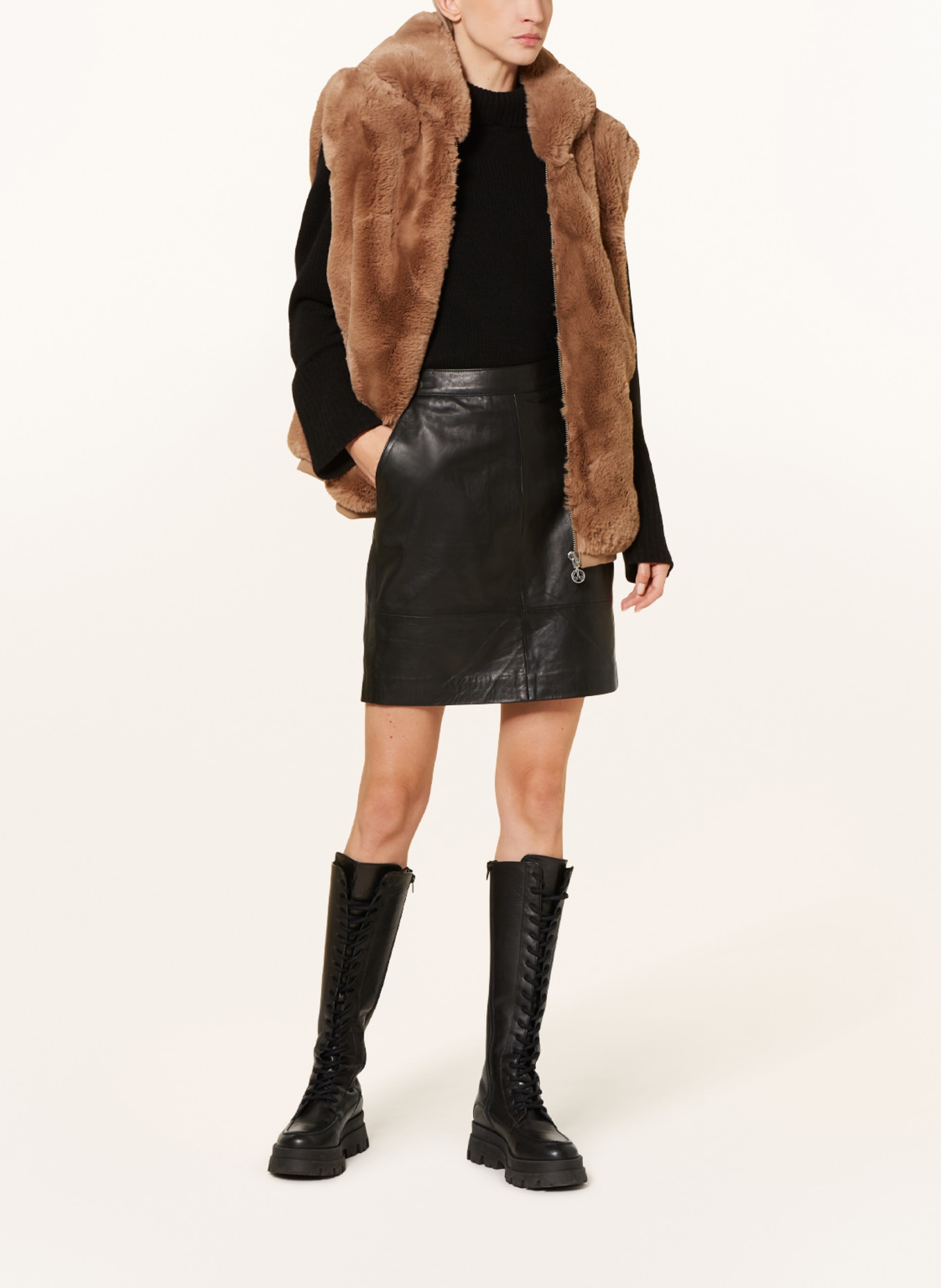 MOOSE KNUCKLES Faux fur vest STATE BUNNY, Color: BEIGE (Image 2)