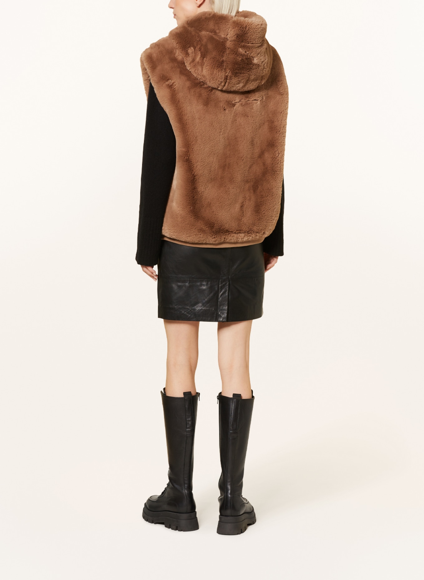 MOOSE KNUCKLES Faux fur vest STATE BUNNY, Color: BEIGE (Image 3)