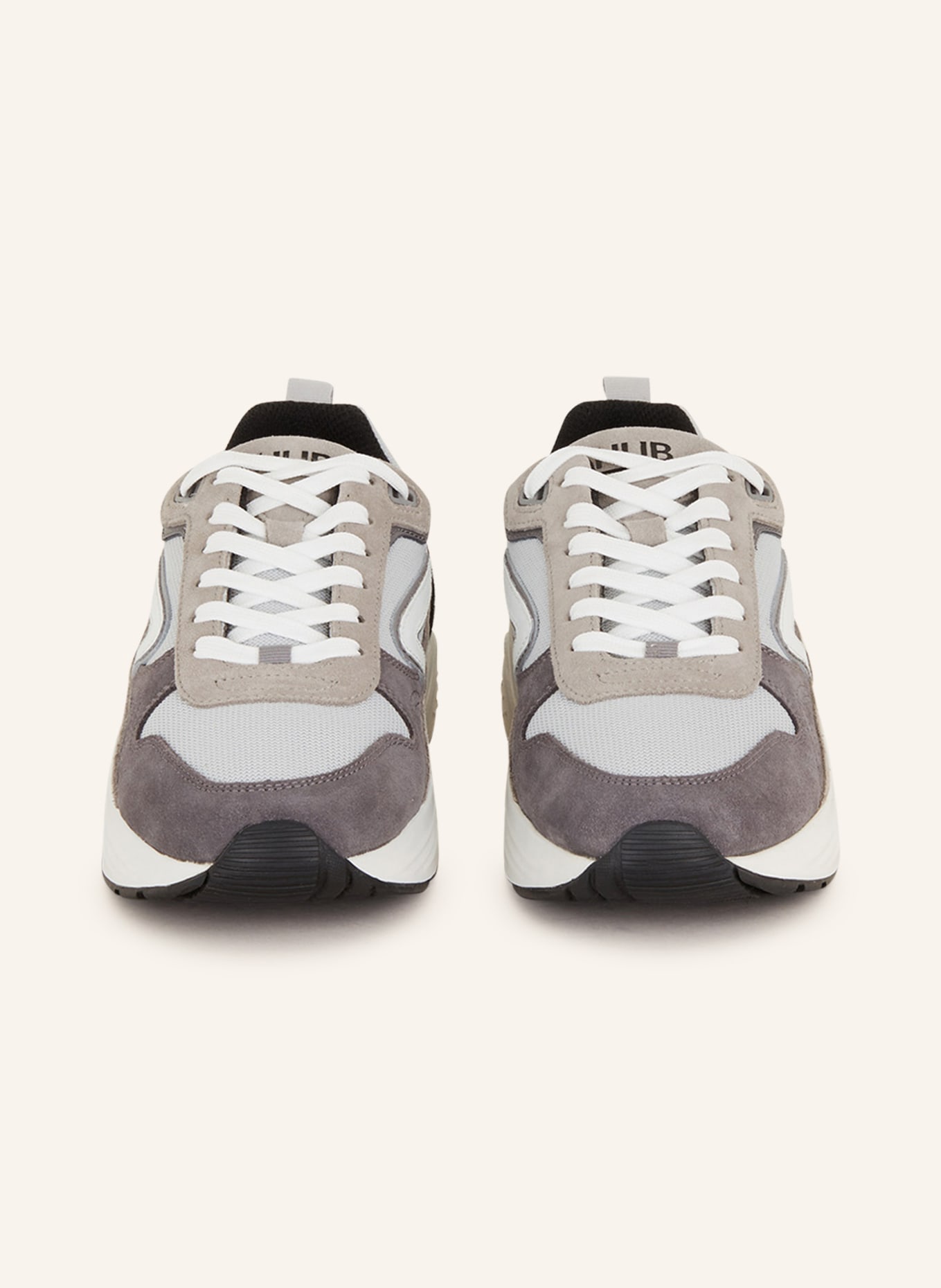 Nike deals trainers hub