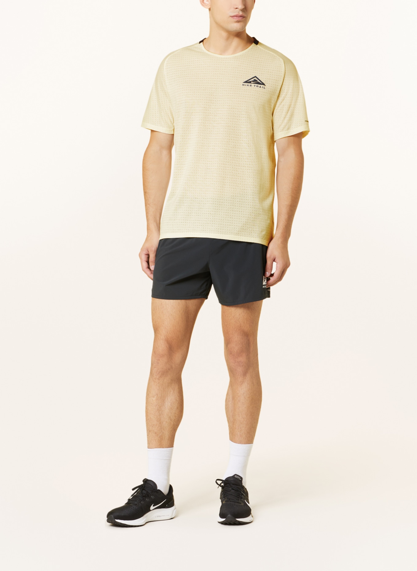 Nike Koszulka do biegania DRI-FIT TRAIL SOLAR CHASE, Kolor: JASNOŻÓŁTY (Obrazek 2)