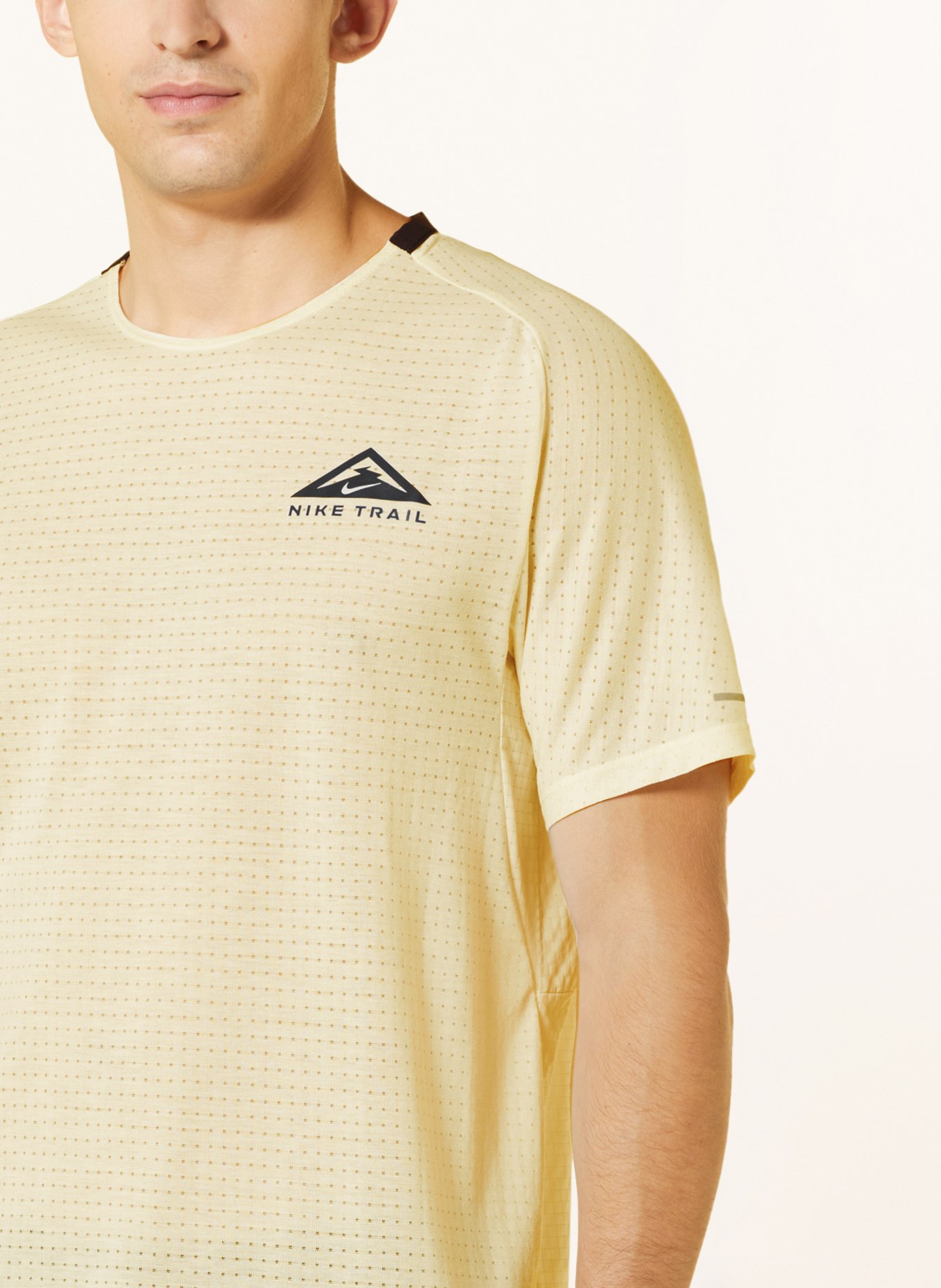 Nike Koszulka do biegania DRI-FIT TRAIL SOLAR CHASE, Kolor: JASNOŻÓŁTY (Obrazek 4)