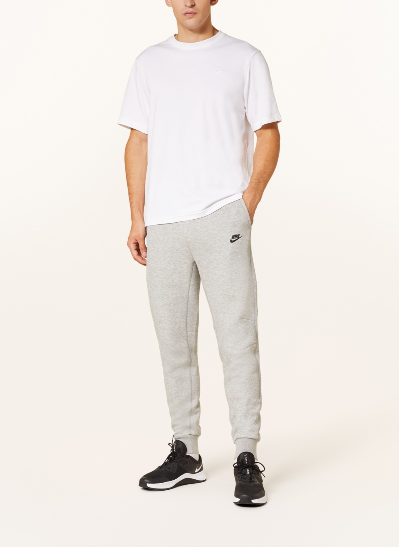 Nike Sweatpants TECH FLEECE, Farbe: HELLGRAU (Bild 2)