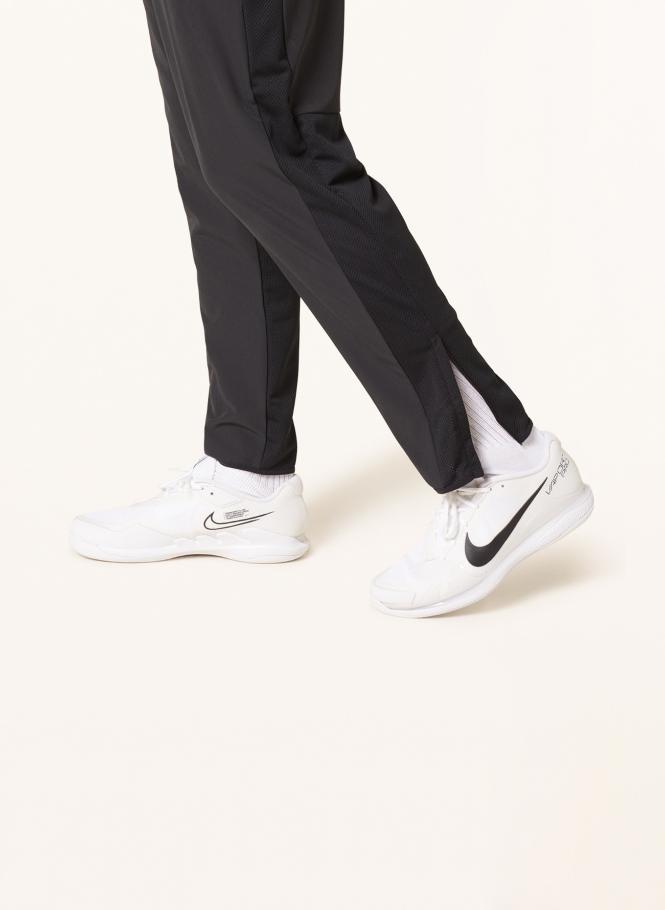 Nike Tennishose COURT ATVANTAGE mit Mesh, Farbe: SCHWARZ (Bild 5)