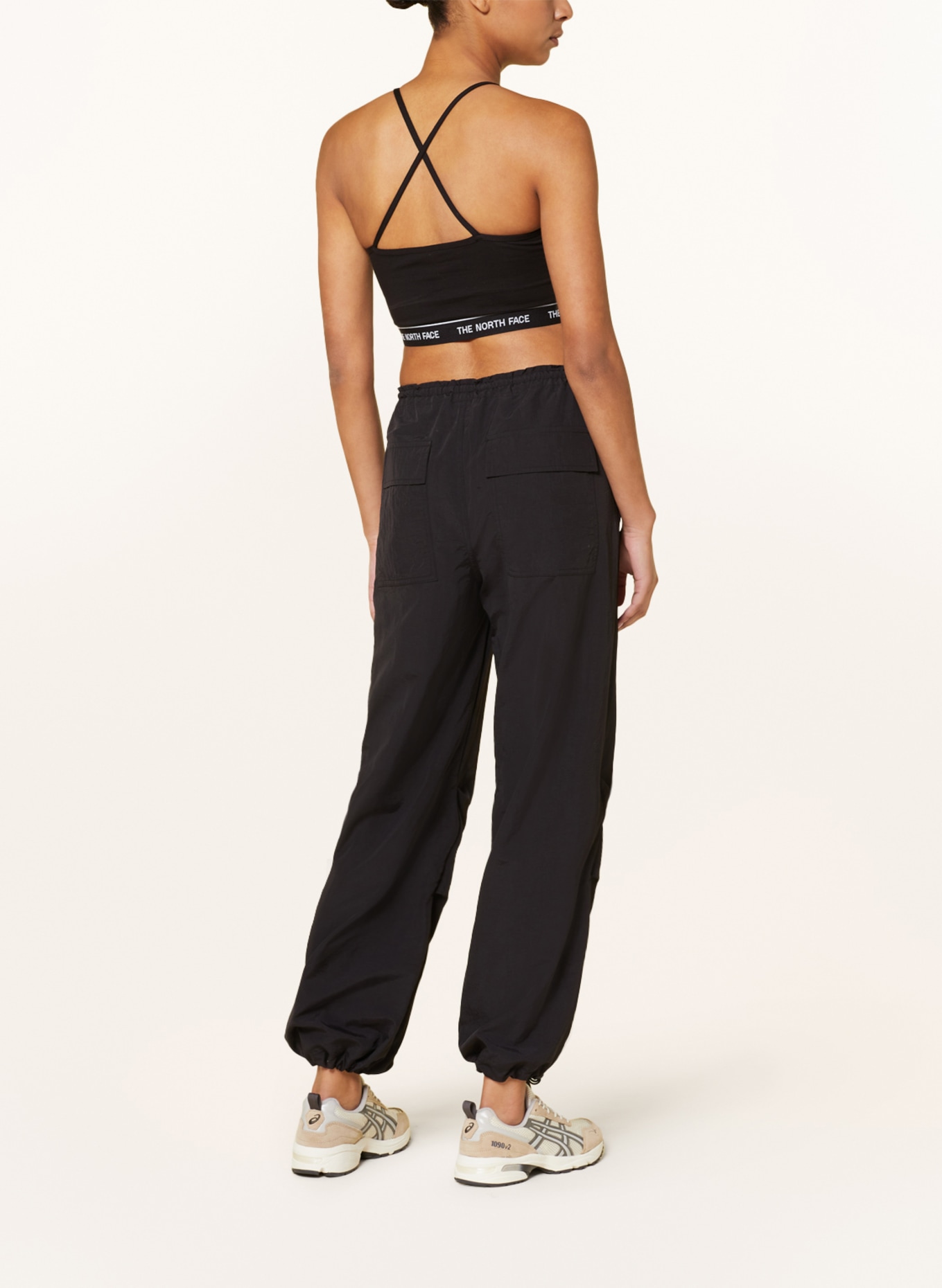 THE NORTH FACE Cropped top made of jersey, Color: BLACK (Image 3)