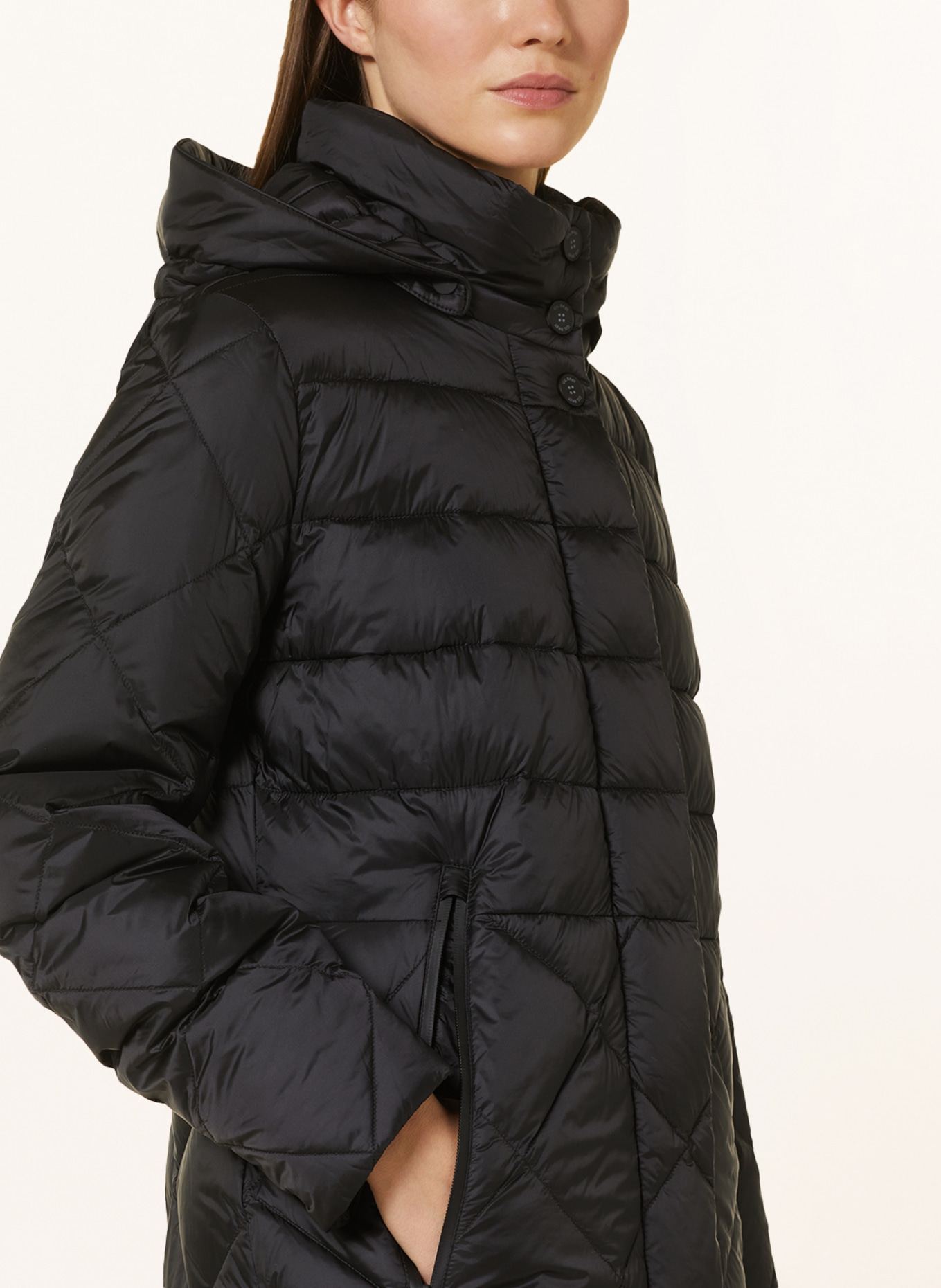 GIL BRET Prošívaný kabát s odnímatelnou kapucí, Barva: ČERNÁ (Obrázek 5)