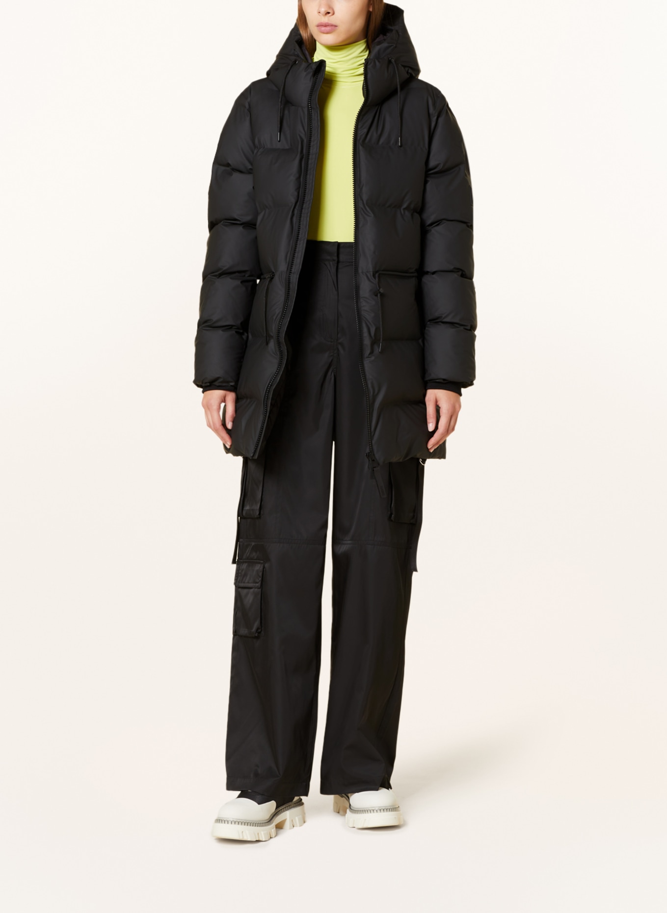 RAINS Steppjacke ALTA PUFFER PARKA: SCHWARZ